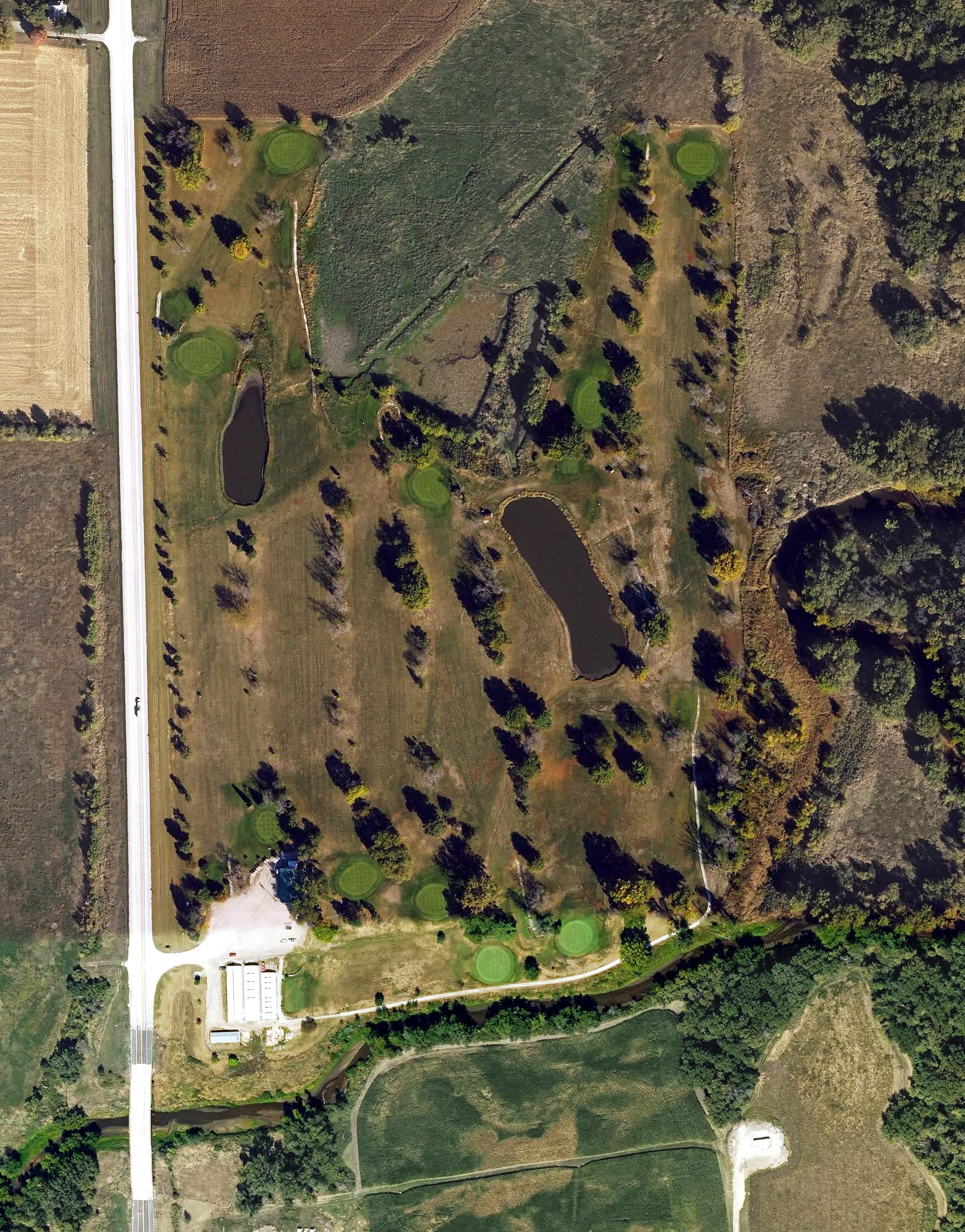 Aerial view of Traer Golf Club, IA, with its hole routing marked