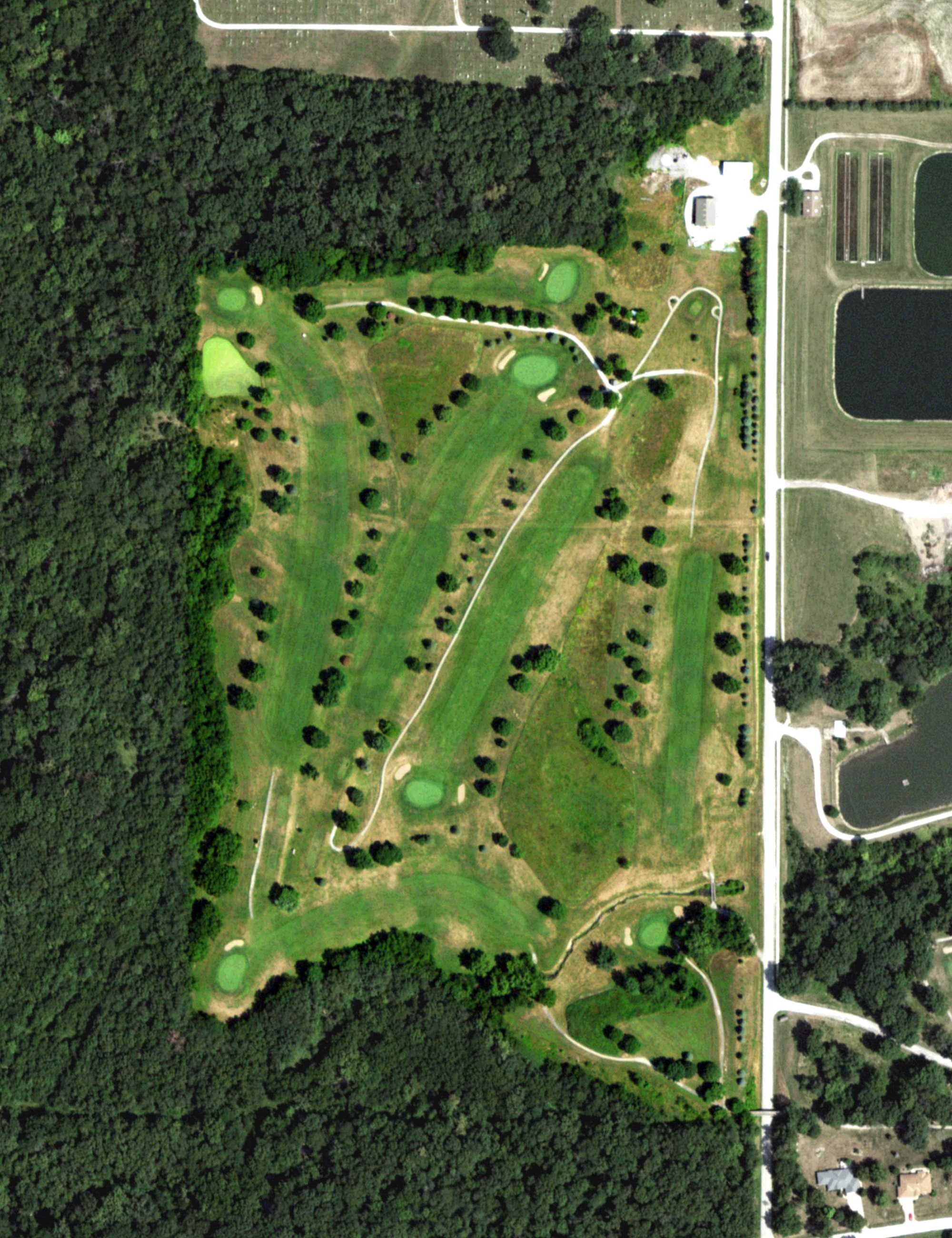 Aerial view of Arrowhead Heights Golf Course, IL, with its hole routing marked