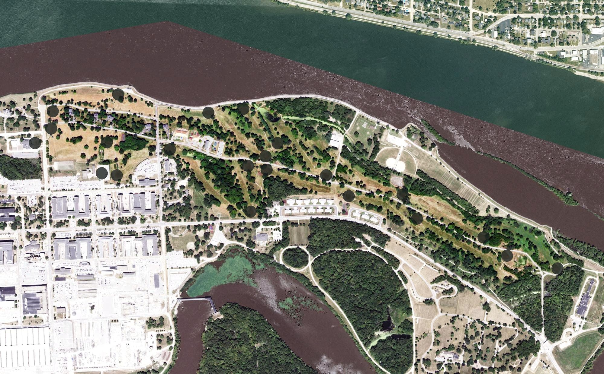 Aerial view of Arsenal Island Golf Course, IL, with its hole routing marked