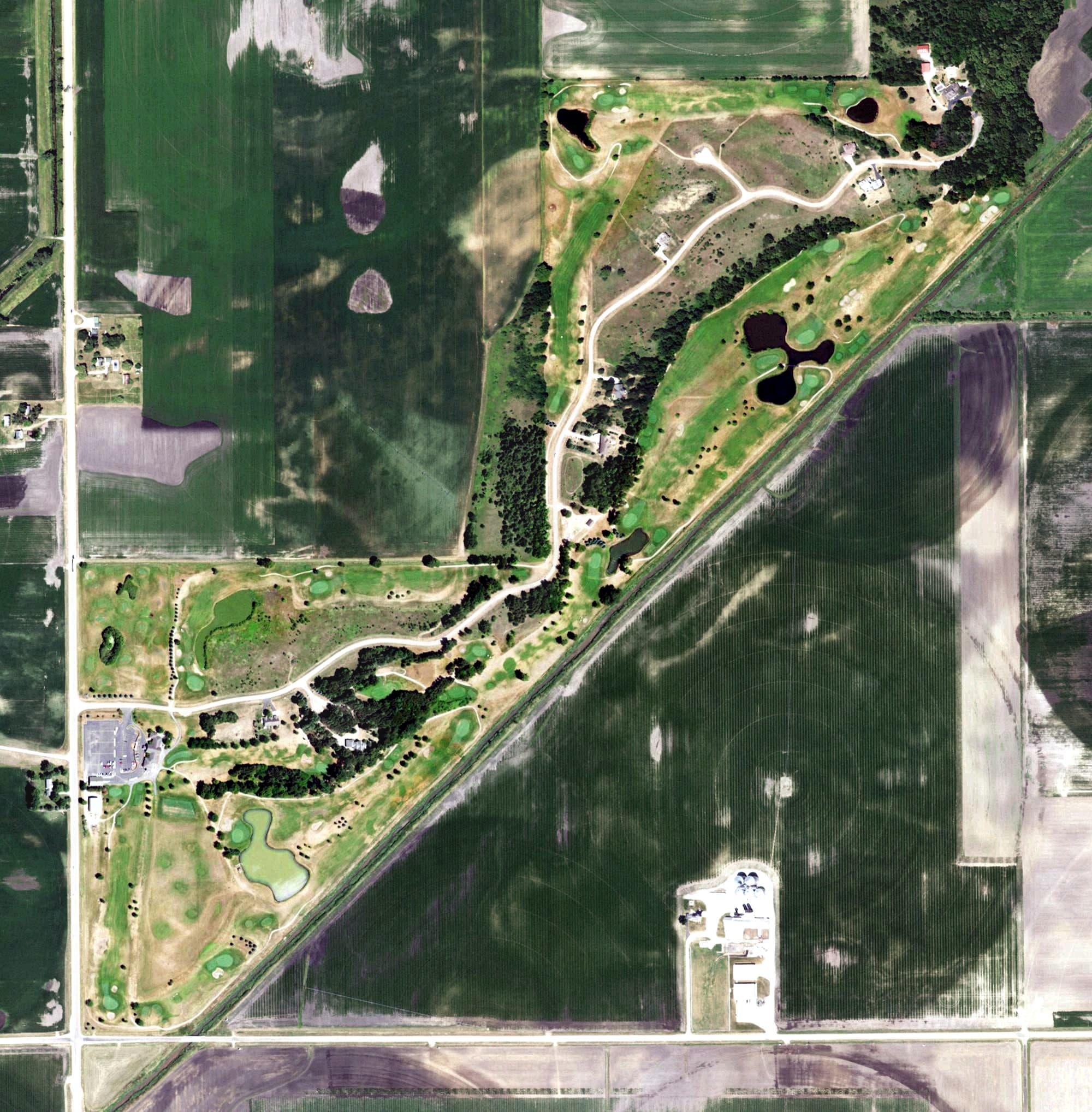 Aerial view of Deer Valley Golf Club, IL, with its hole routing marked