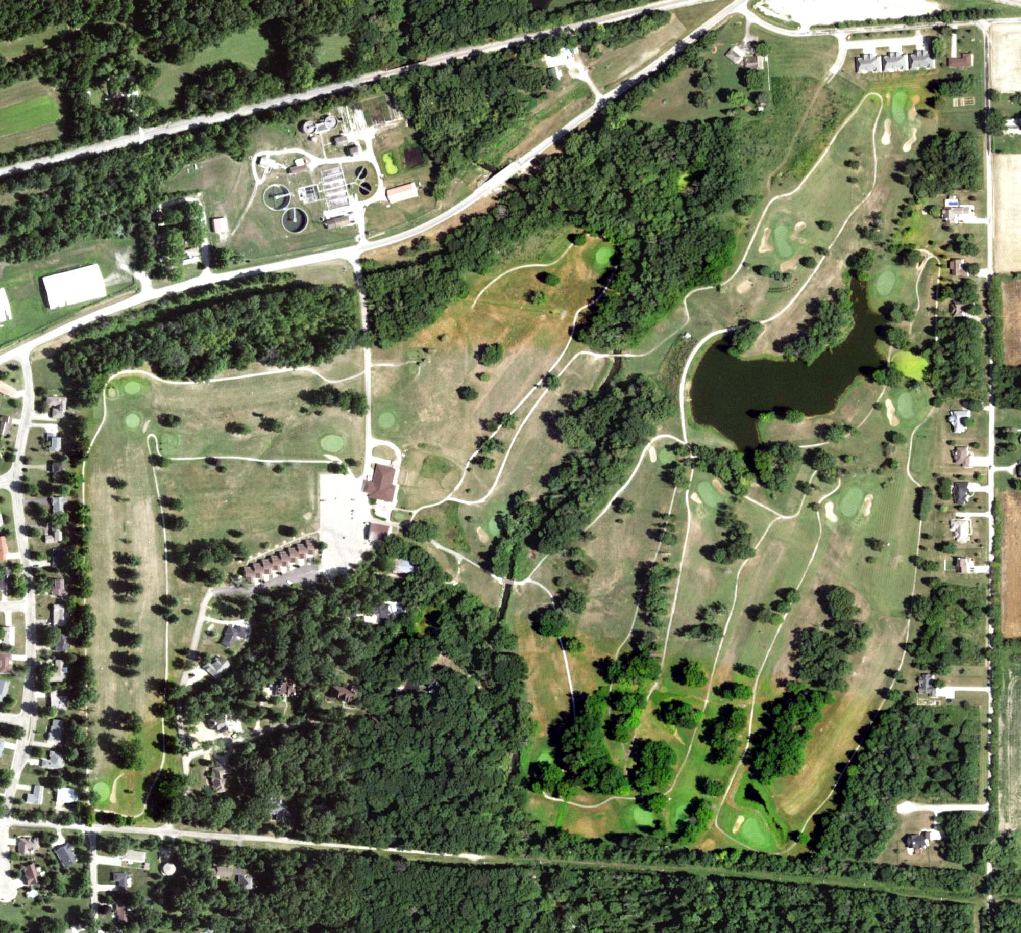 Aerial view of Eagle Ridge Golf Course, IL, with its hole routing marked