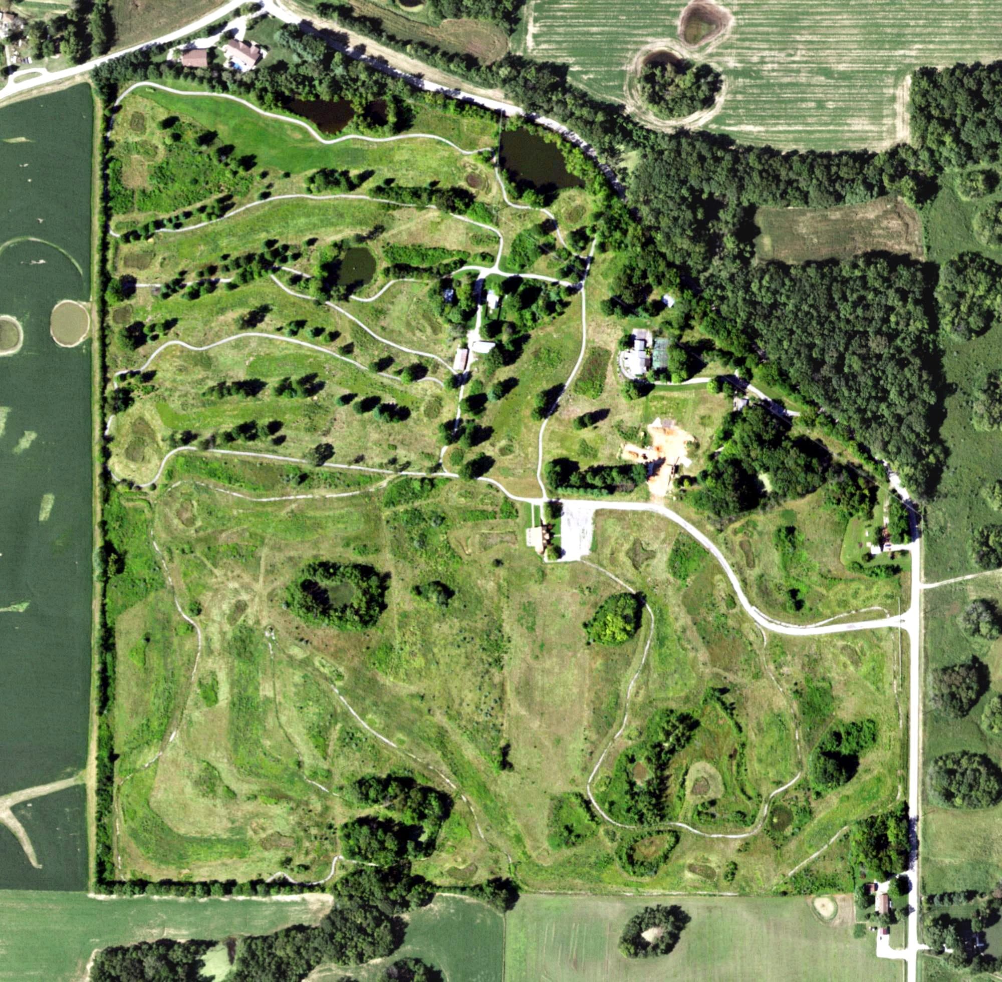 Aerial view of Fairfield Golf Club, IL, with its hole routing marked