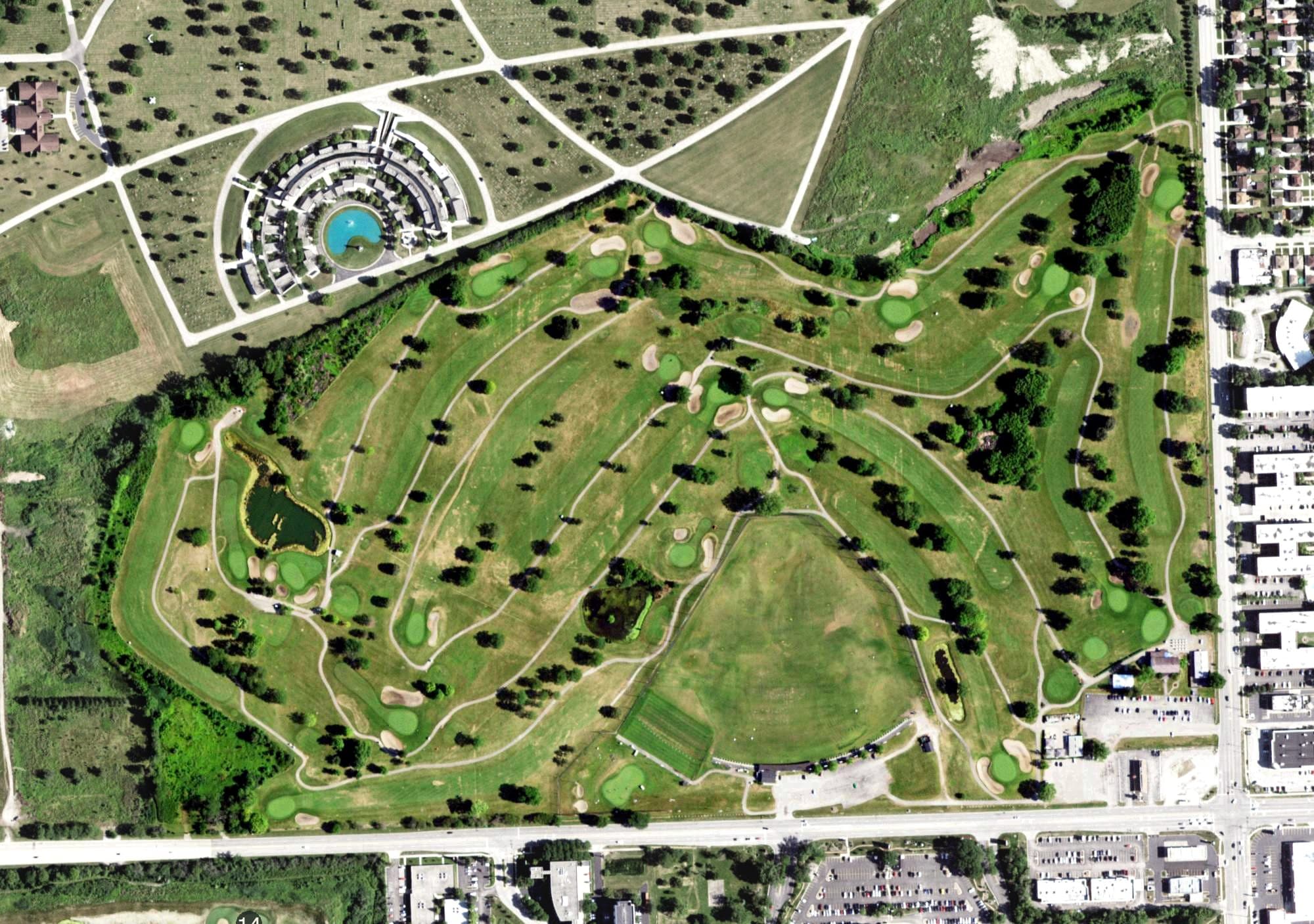 Aerial view of Fresh Meadow Golf Club, IL, with its hole routing marked