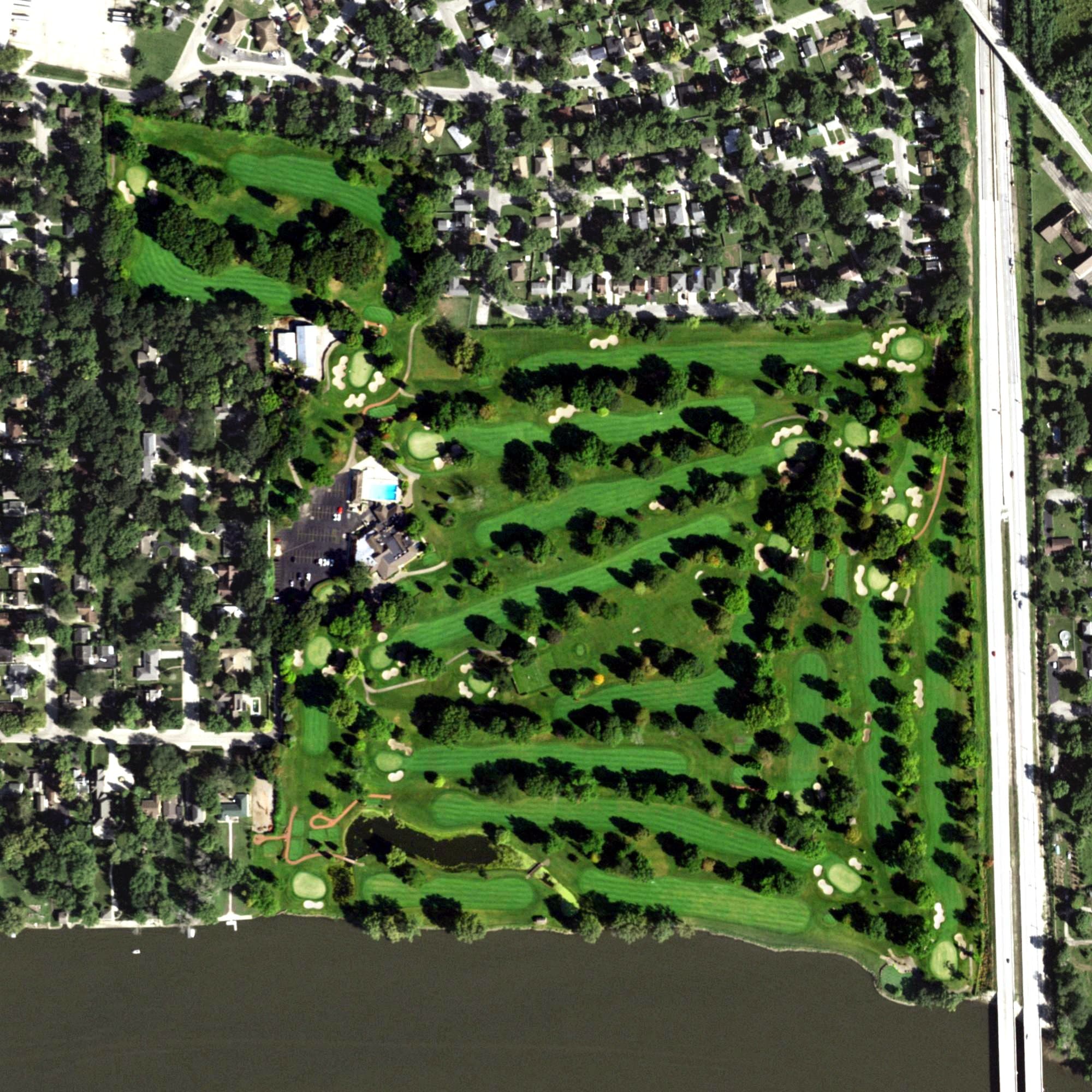 Aerial view of Kankakee Country Club, IL, with its hole routing marked