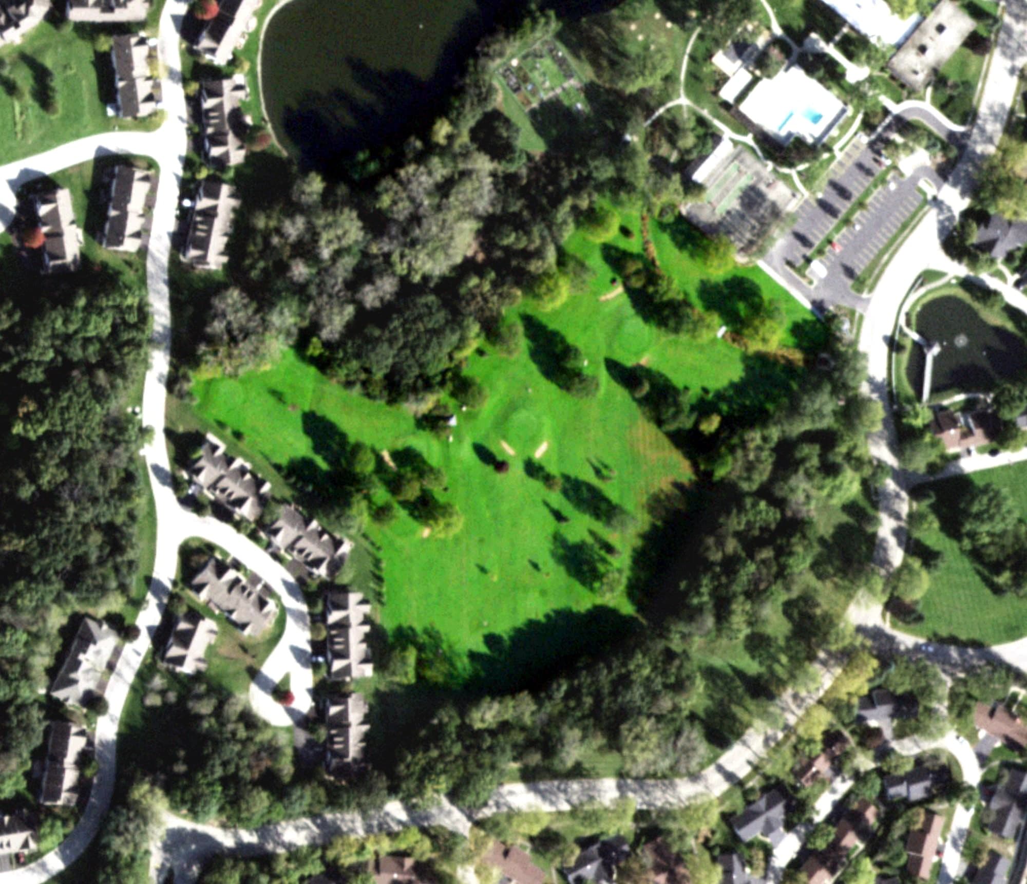 Aerial view of Leisure Village Par 3, IL, with its hole routing marked