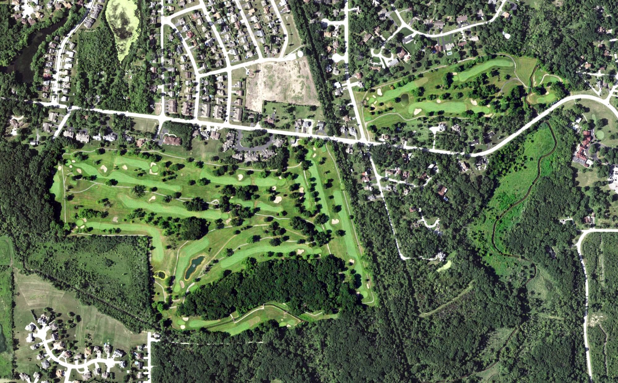 Aerial view of Lincolnshire Country Club, IL, with its hole routing marked