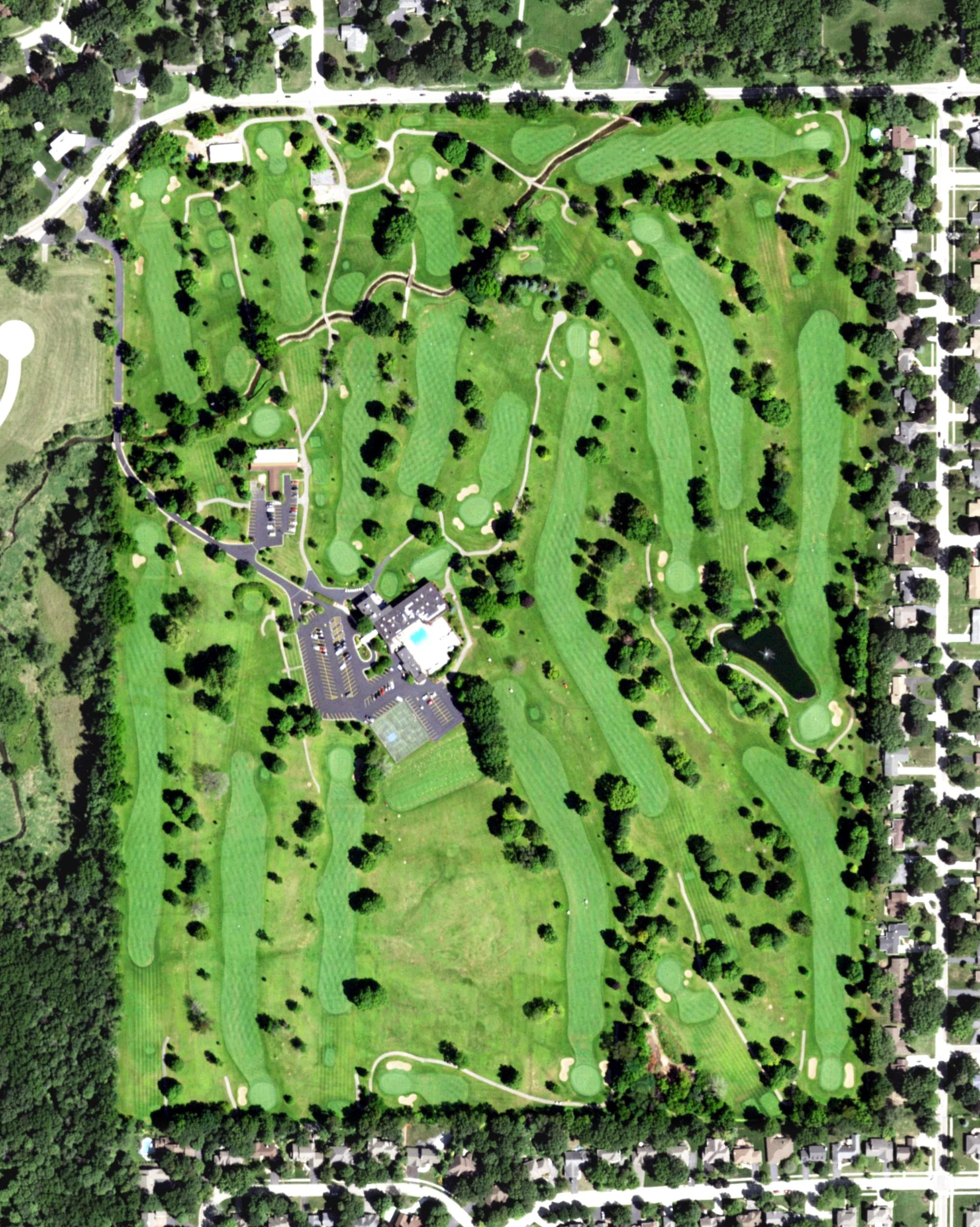 Aerial view of Mauh-Nah-Tee-See Country Club, IL, with its hole routing marked