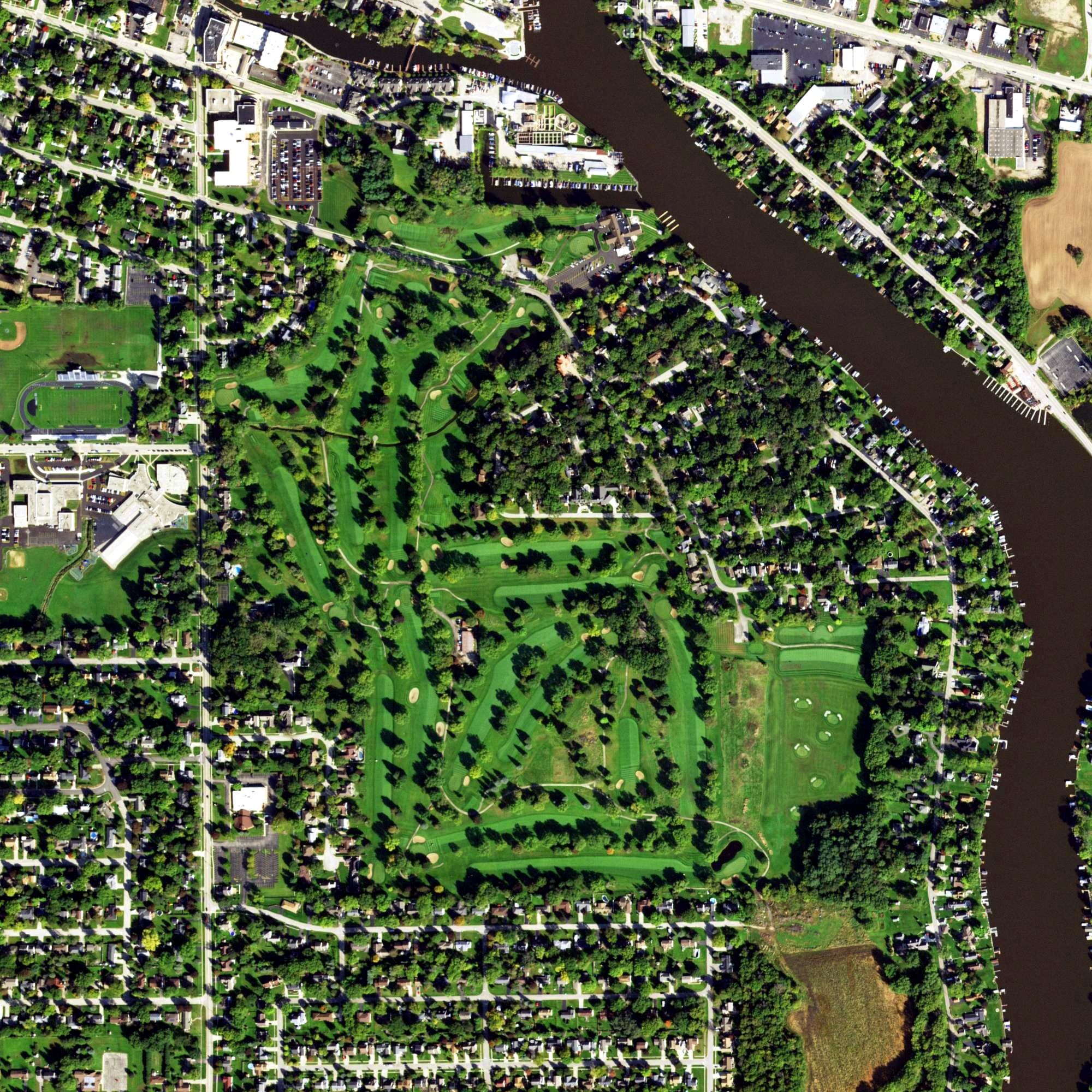 Aerial view of McHenry Country Club, IL, with its hole routing marked
