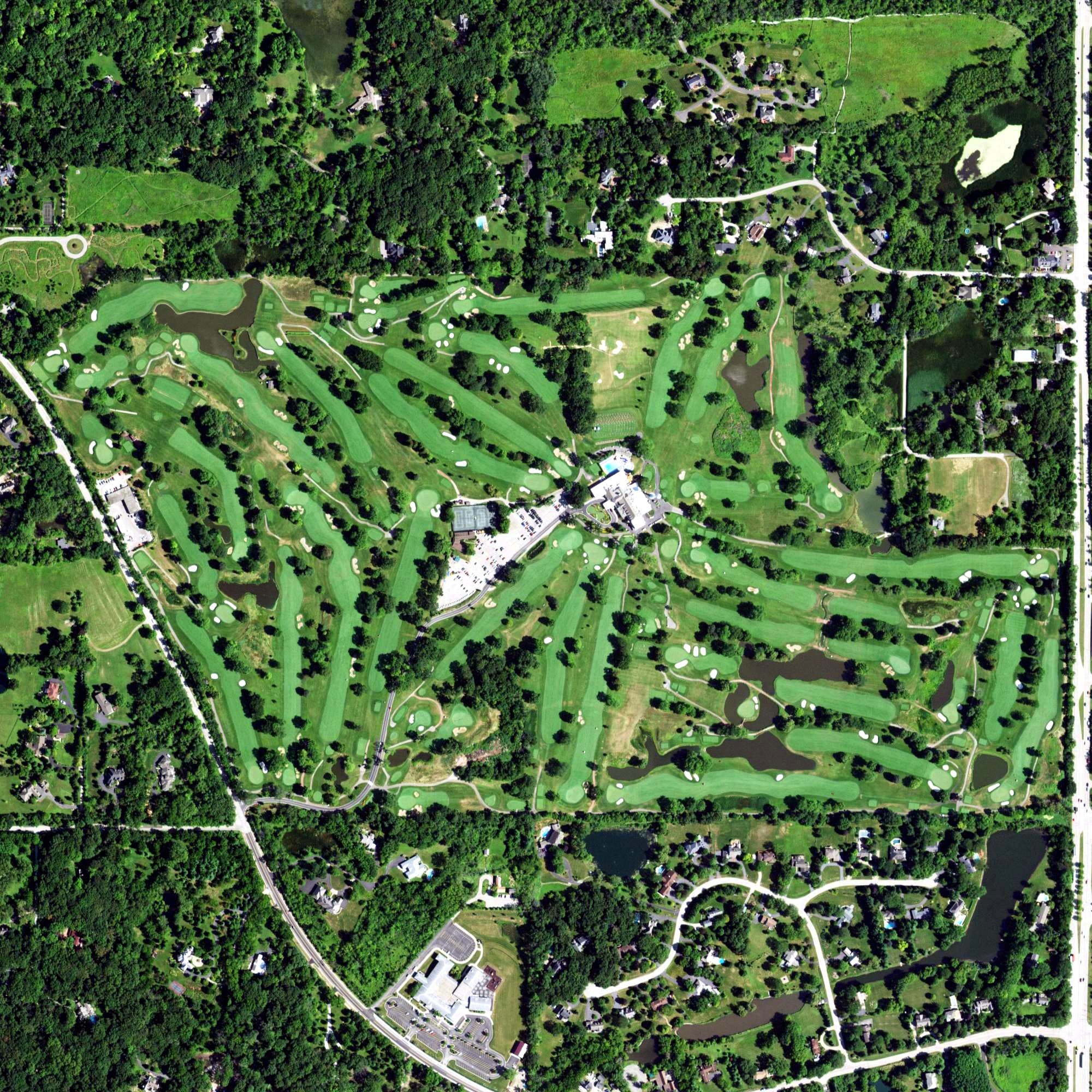 Aerial view of Twin Orchards Country Club, IL, with its hole routing marked