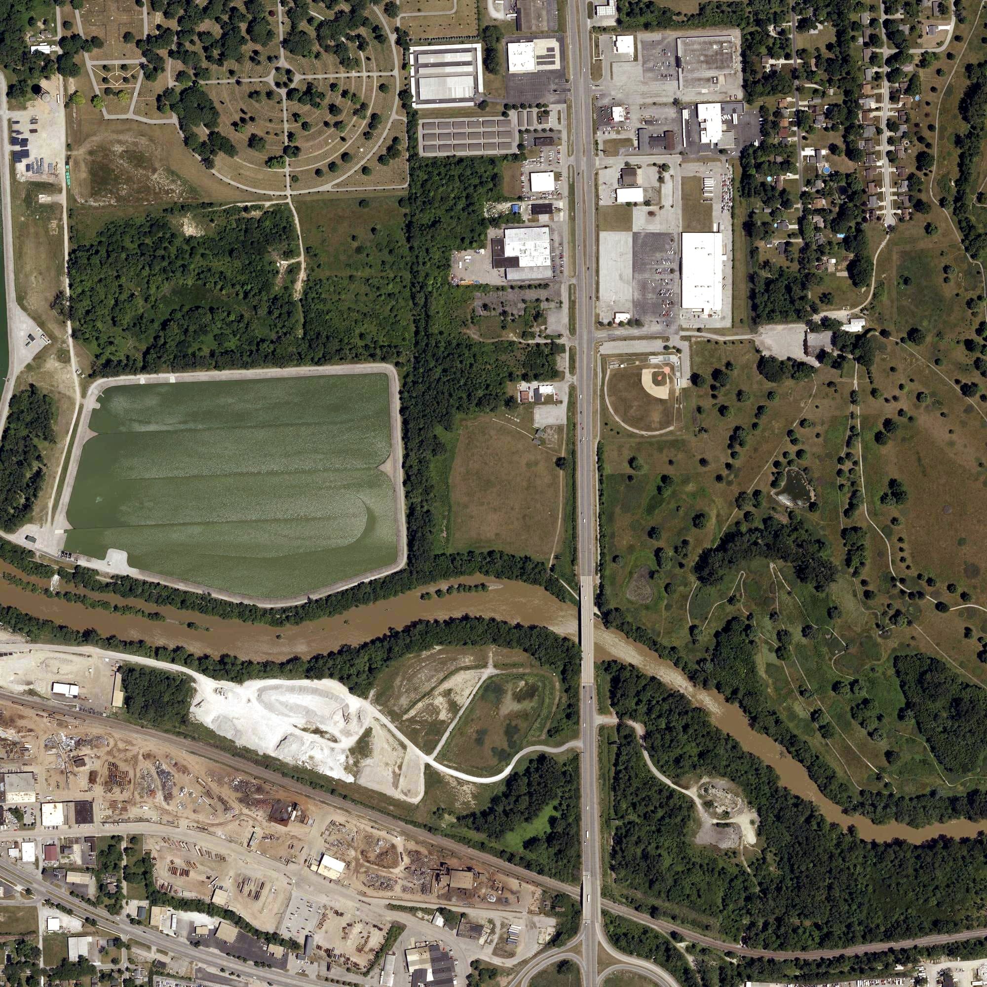 Aerial view of Driving Range, IN, with its hole routing marked