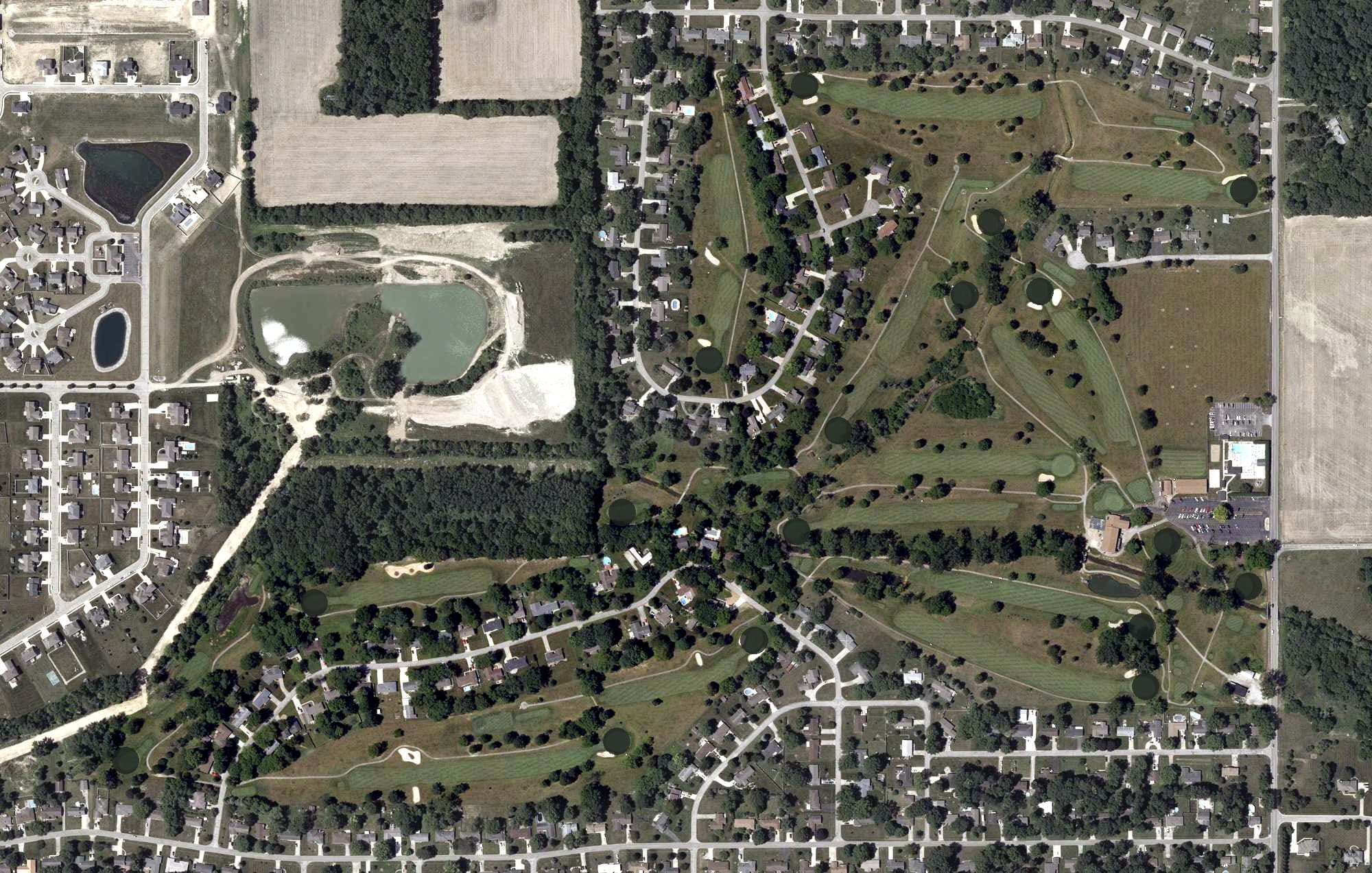 Aerial view of Muncie Elks Country Club, IN, with its hole routing marked