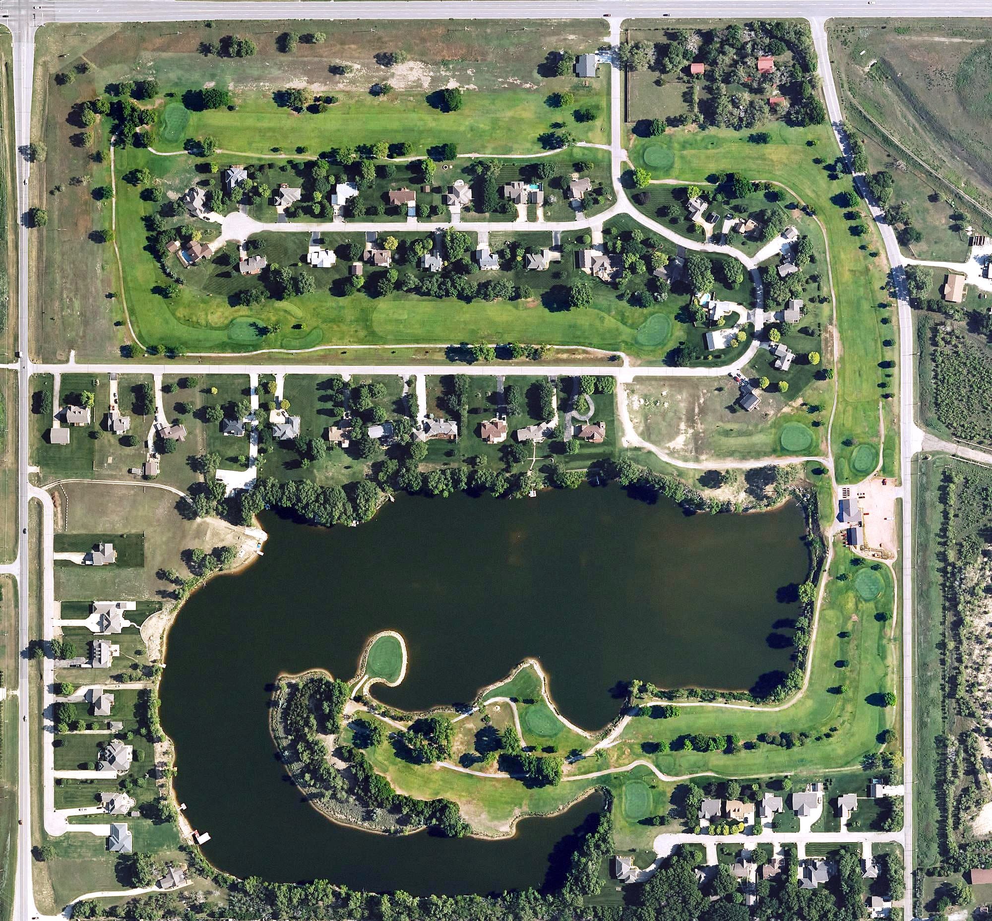 Aerial view of Pine Bay Golf Course, KS, with its hole routing marked