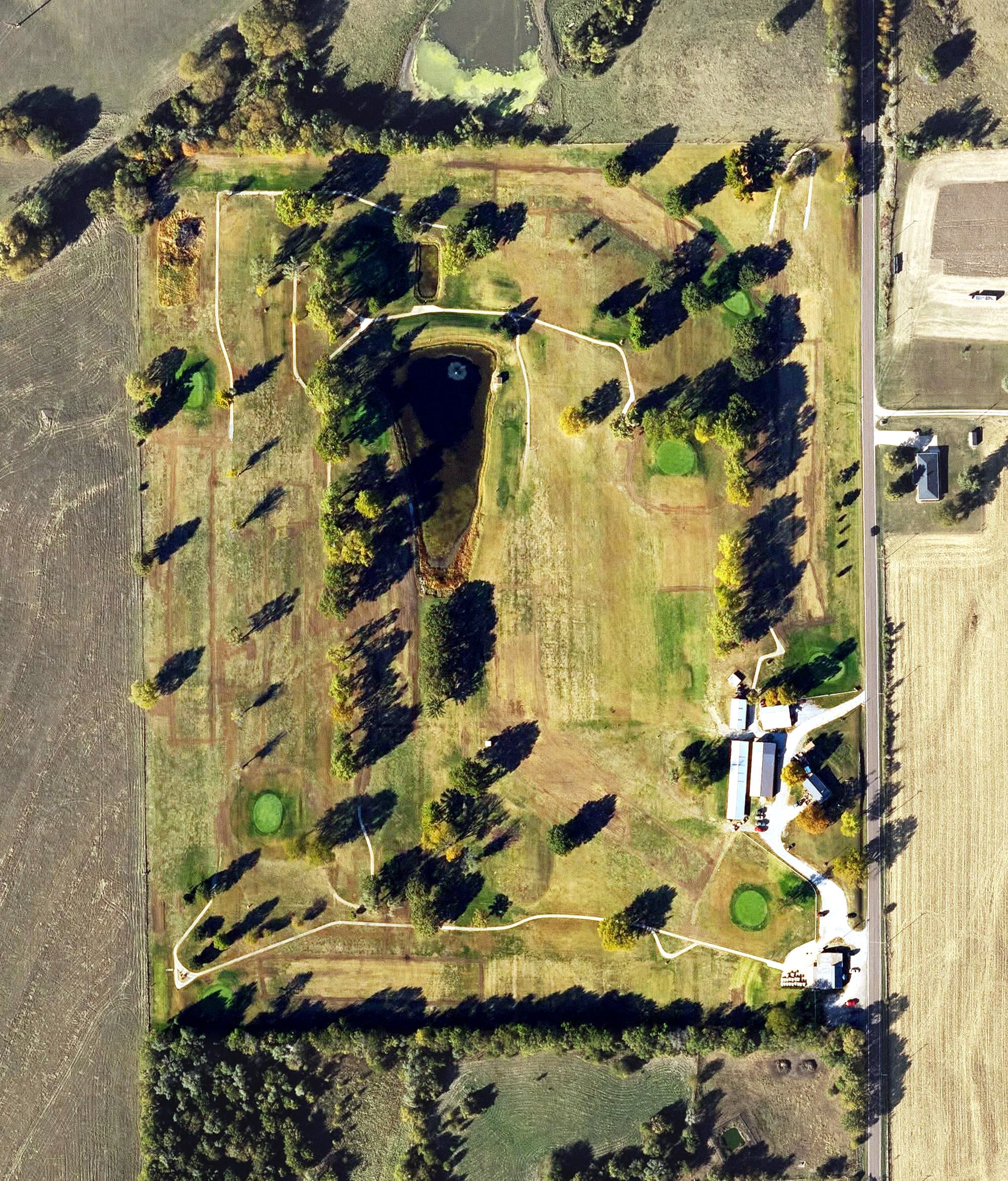 Aerial view of Pineview Country Club, KS, with its hole routing marked