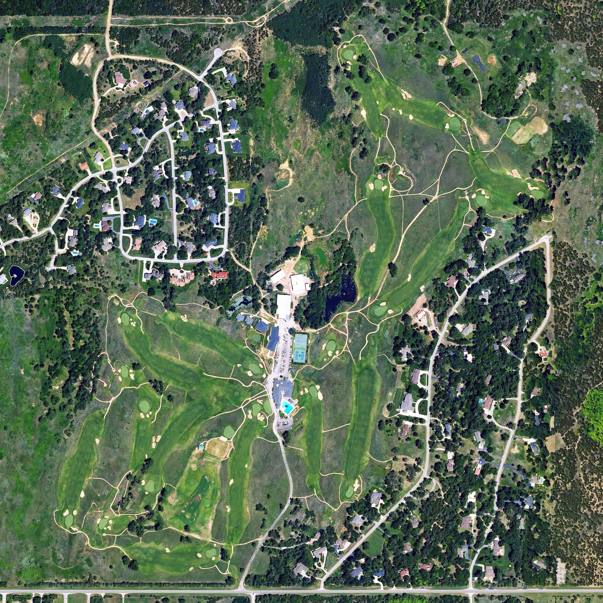 Aerial view of Prairie Dunes, KS, with its hole routing marked