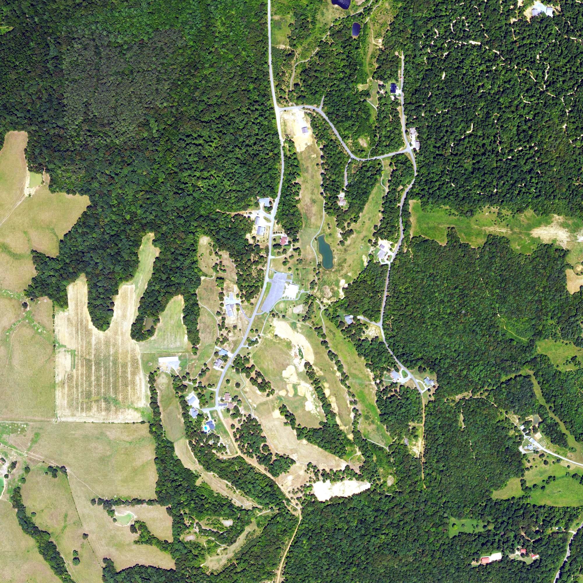 Aerial view of Kerry Landing Clubhouse, KY, with its hole routing marked