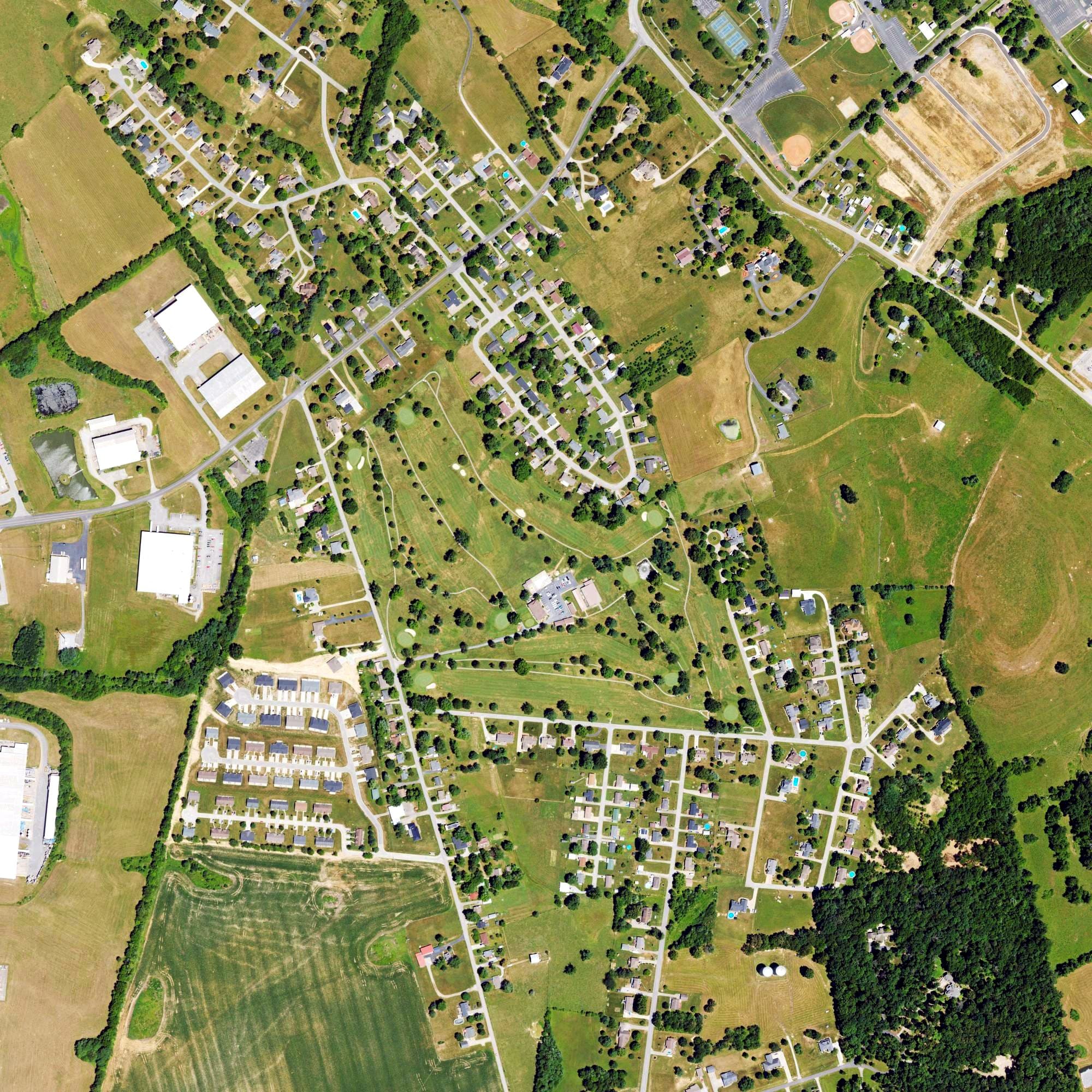 Aerial view of Lebanon Country Club, KY, with its hole routing marked