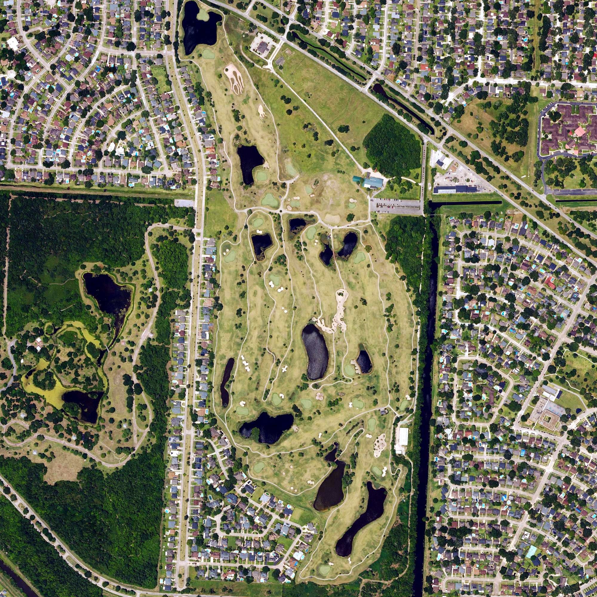 Aerial view of Lakewood Country Club, LA, with its hole routing marked