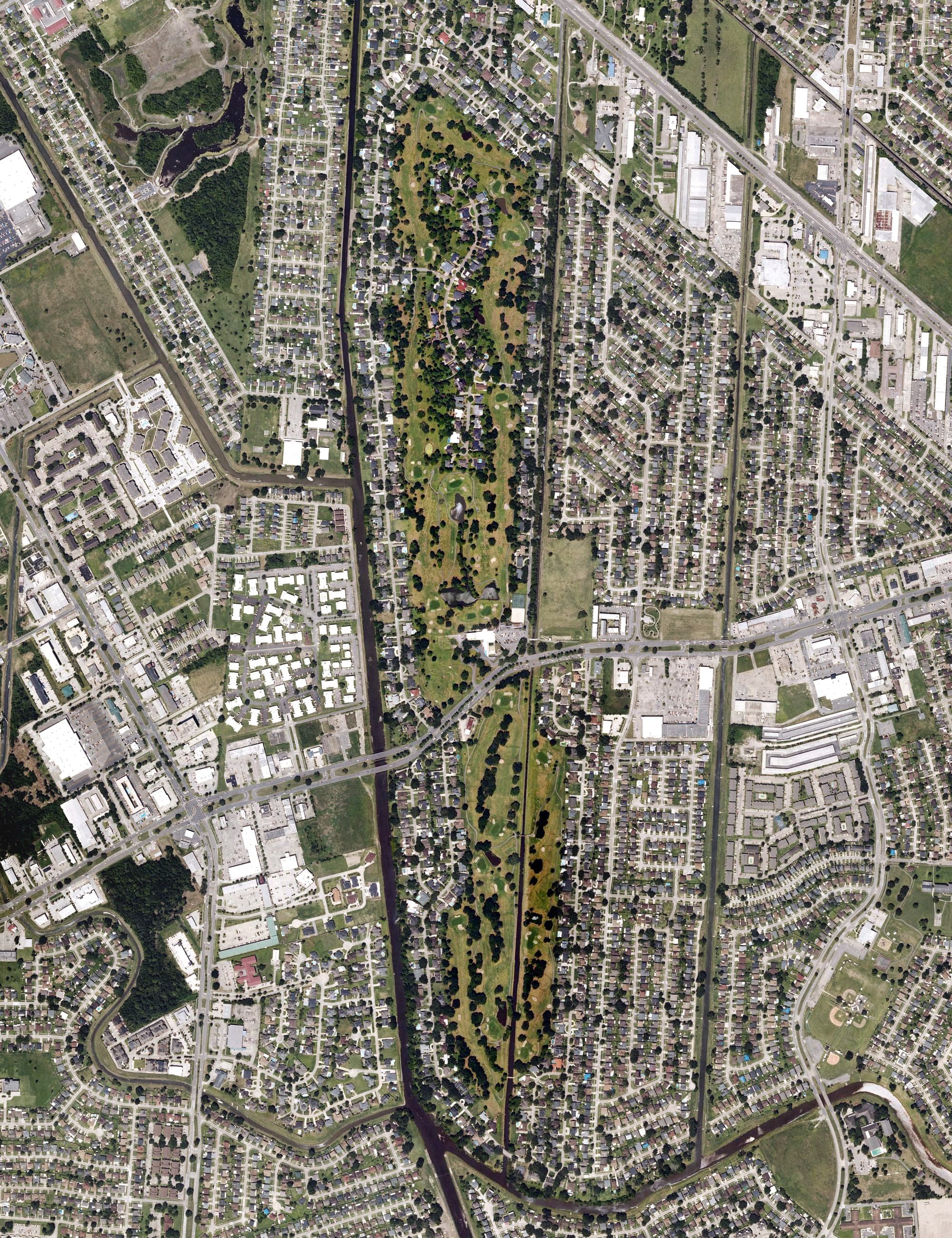 Aerial view of Timberlane Country Club, LA, with its hole routing marked