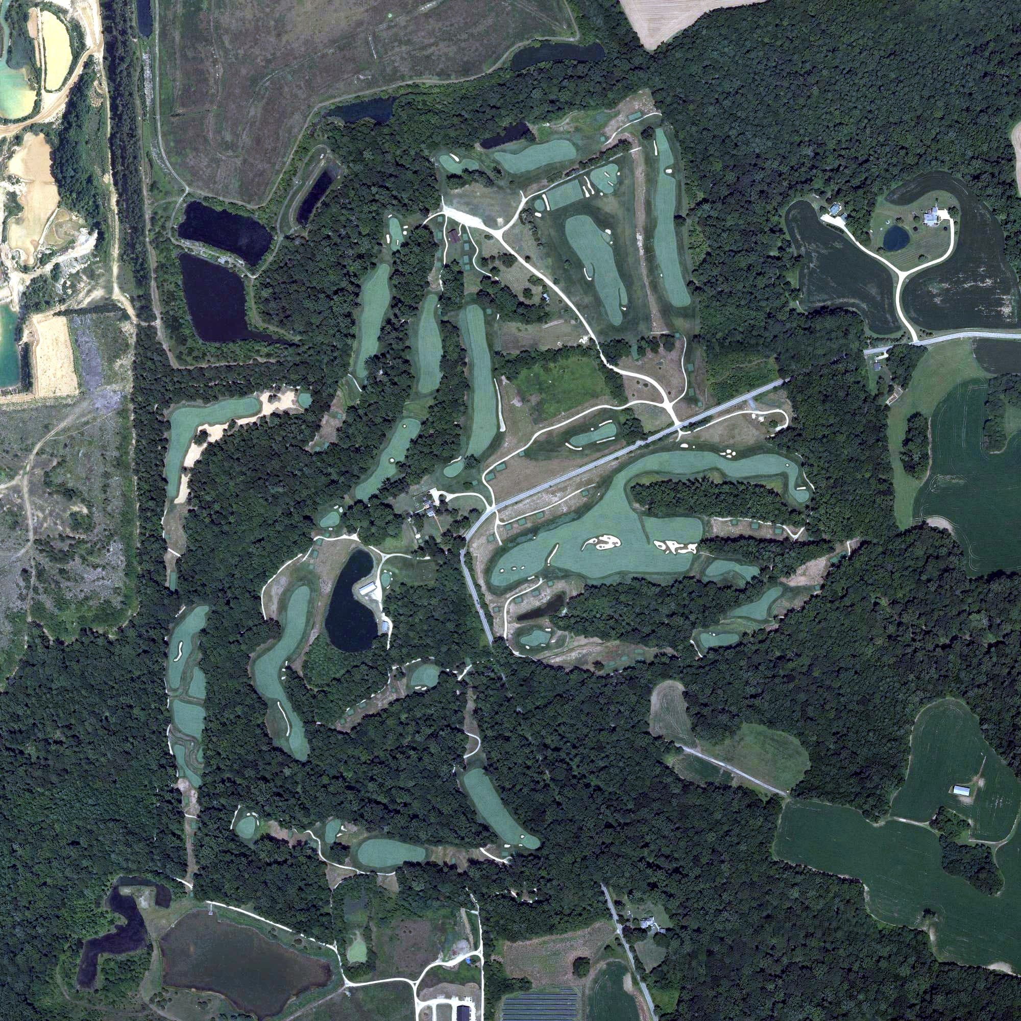 Aerial view of Anne Arundell Manor, MD, with its hole routing marked
