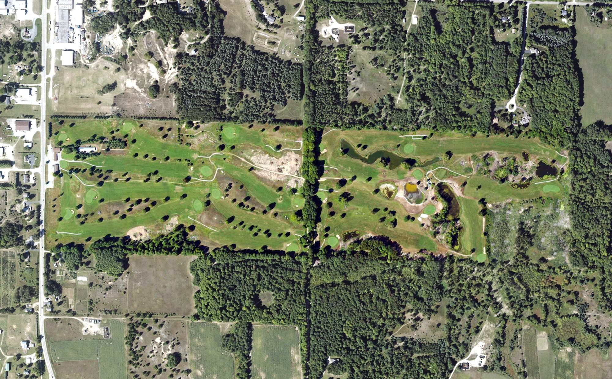 Aerial view of Bear Lake Highlands, MI, with its hole routing marked