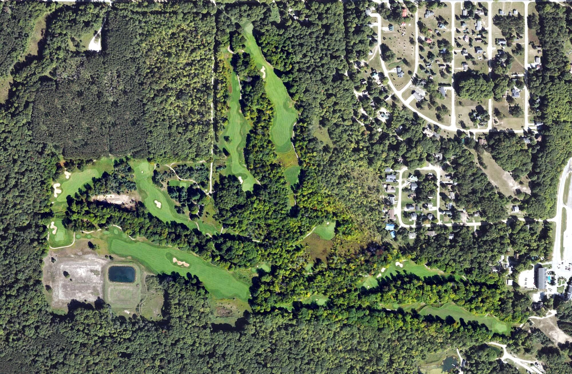 Aerial view of Caberfae Peaks, MI, with its hole routing marked