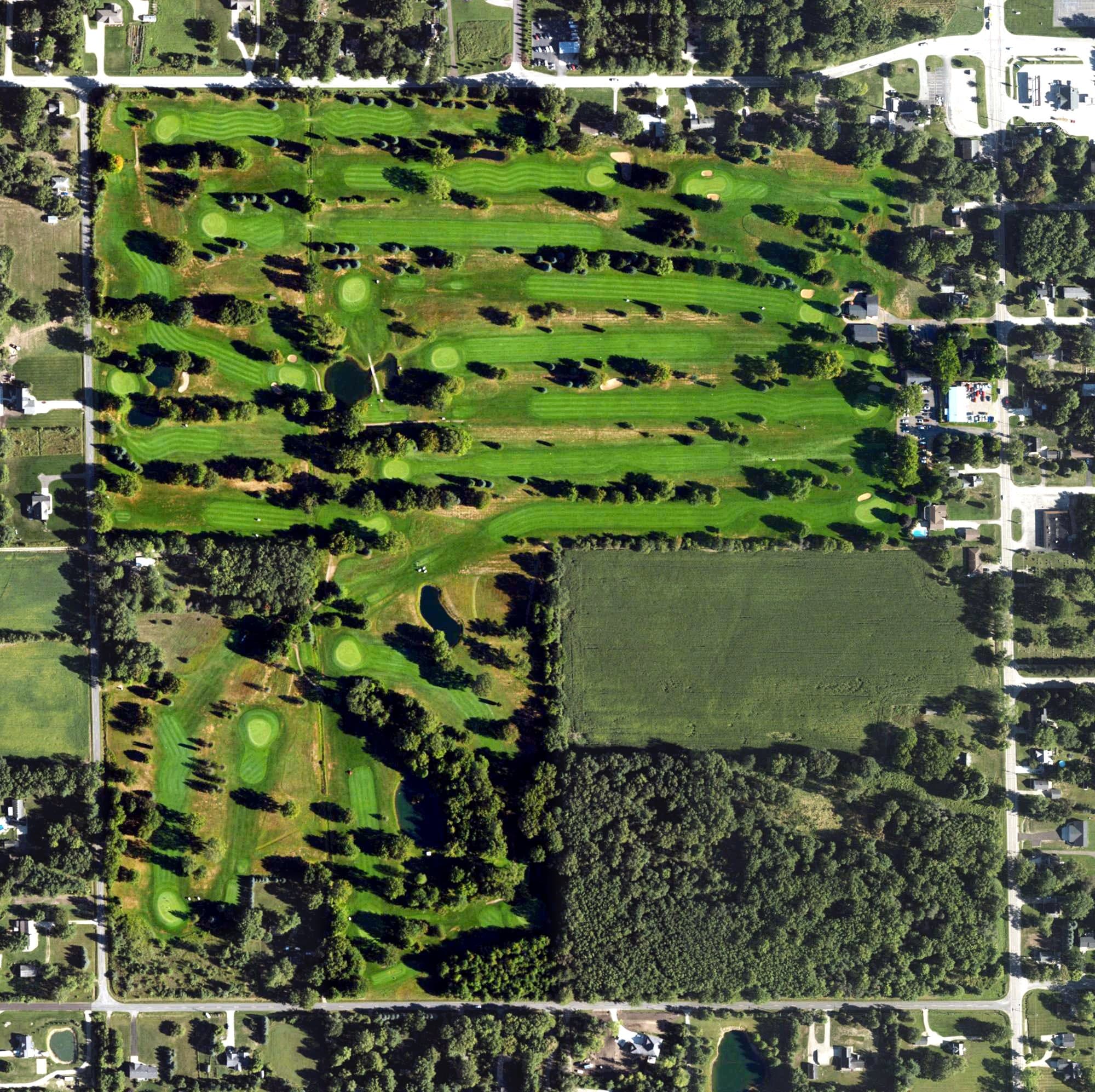 Aerial view of Crestview Golf Course, MI, with its hole routing marked