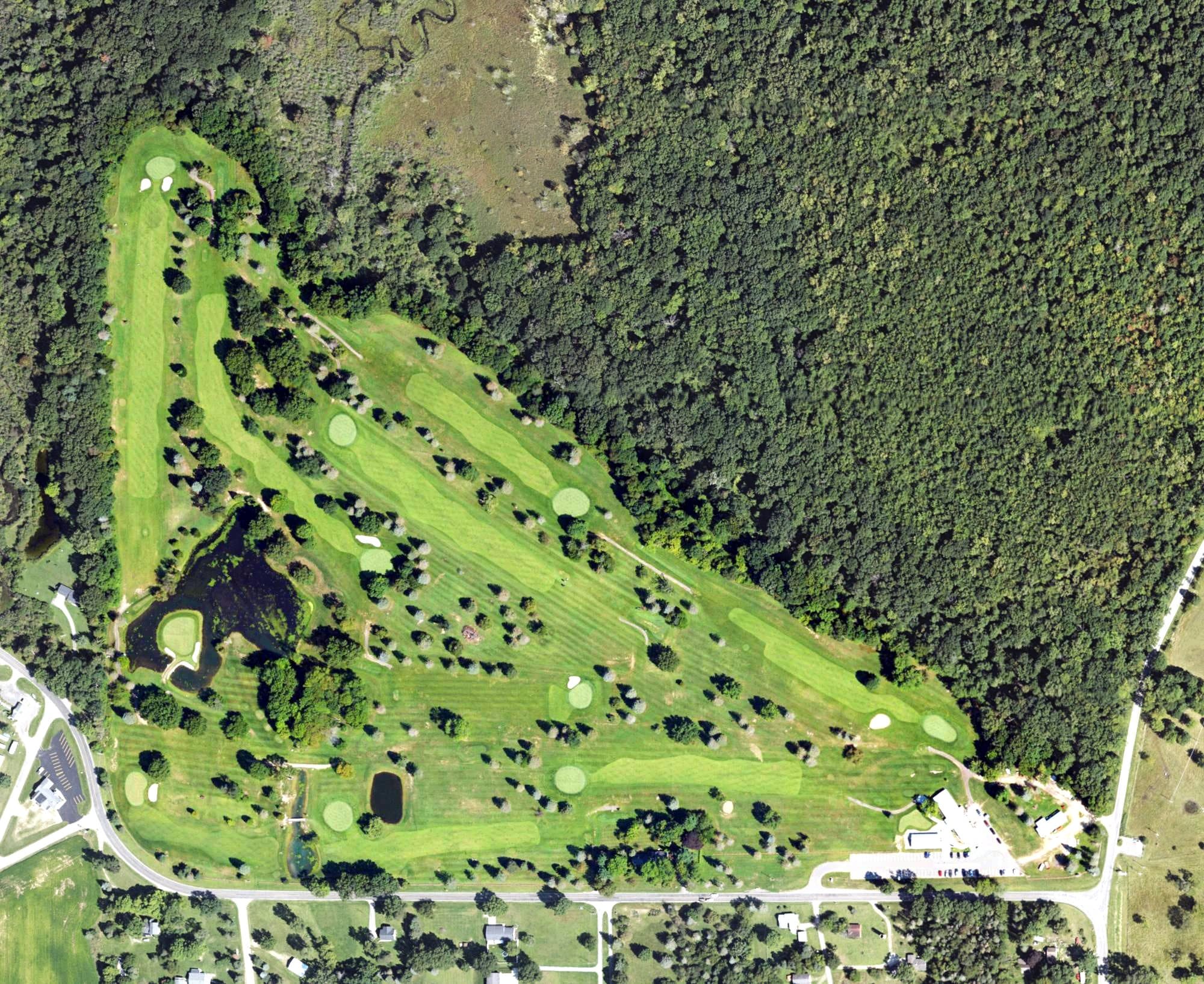 Aerial view of Deer Run Golf Club, MI, with its hole routing marked