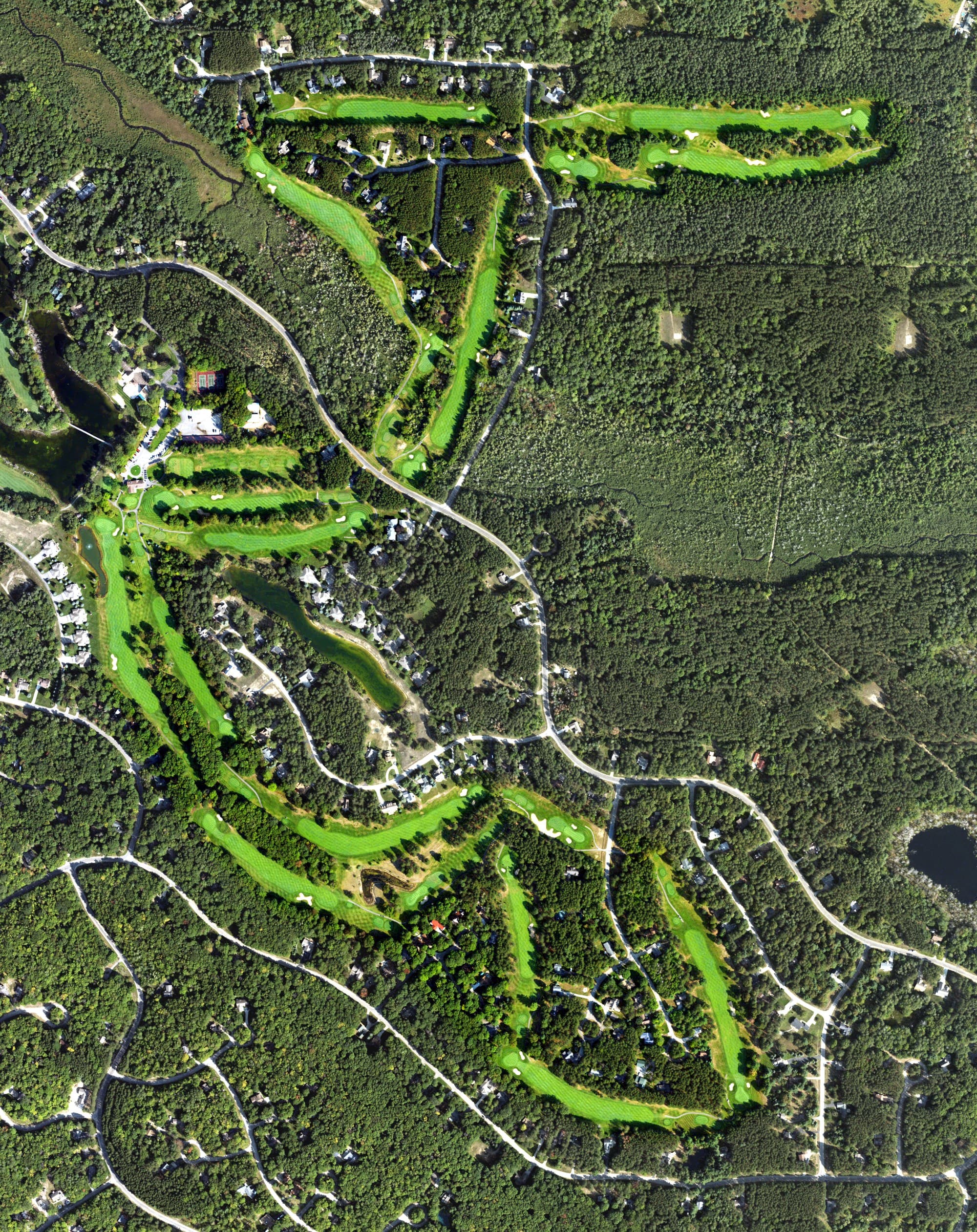 Aerial view of Michaywe Pines, MI, with its hole routing marked