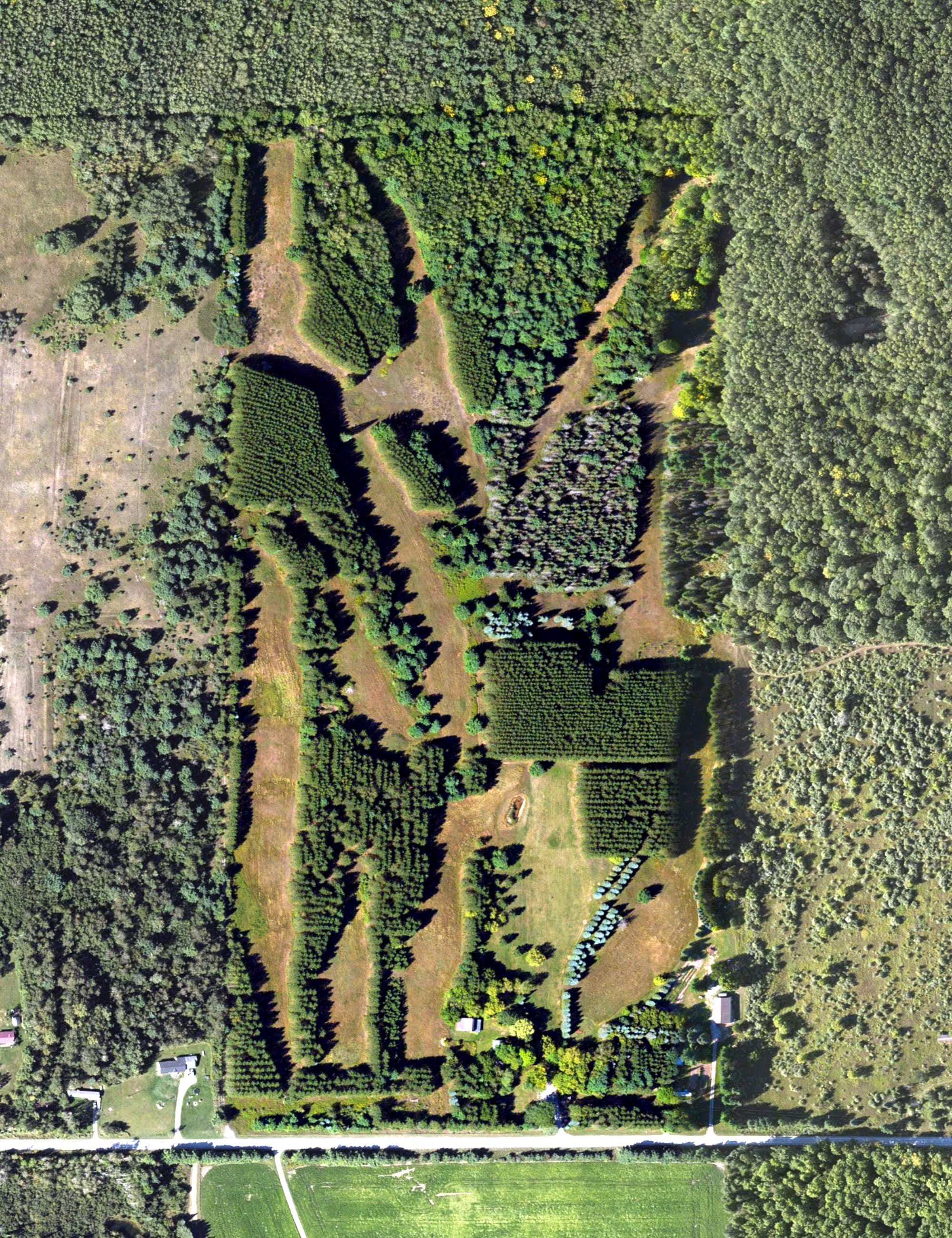 Aerial view of Monarch Ridge Golf Course, MI, with its hole routing marked