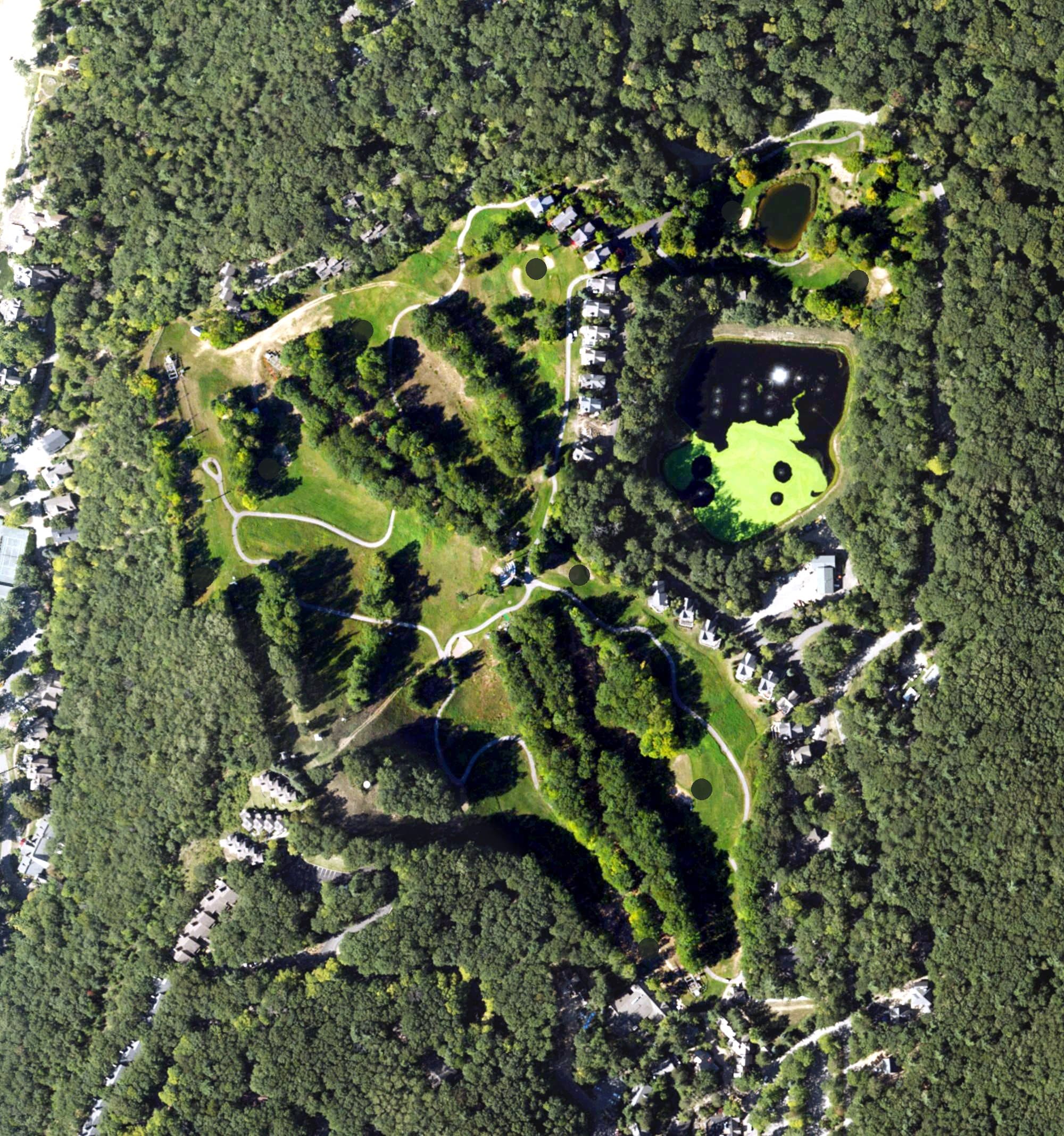 Aerial view of Mountain Flowers, MI, with its hole routing marked