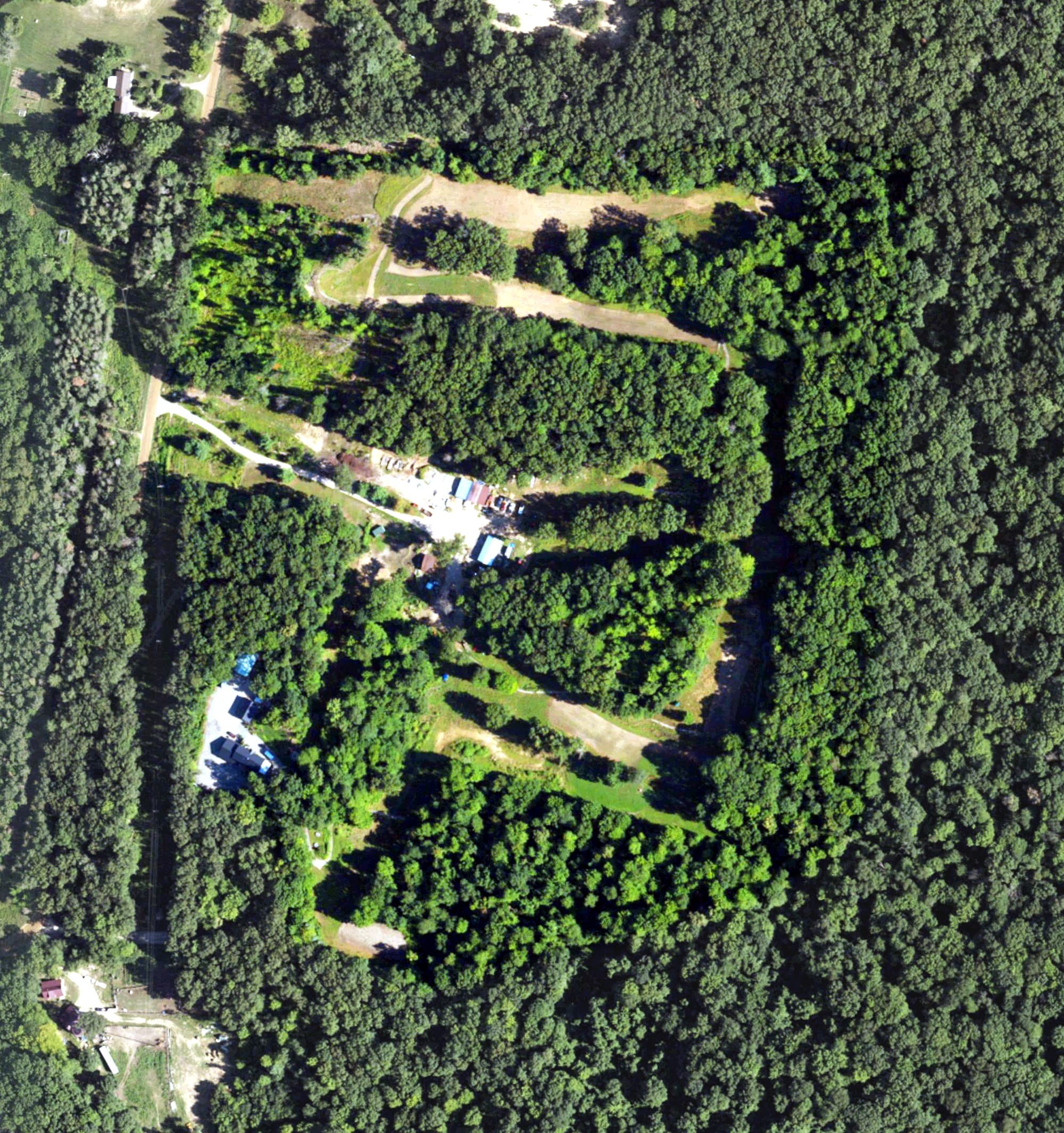 Aerial view of Ridgeview Golf Course, MI, with its hole routing marked