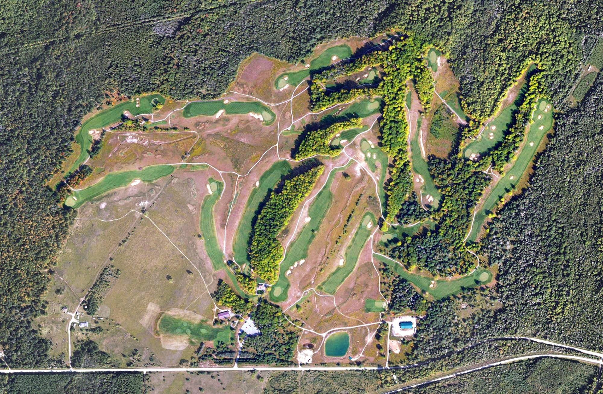 Aerial view of Sage Run Golf Course, MI, with its hole routing marked