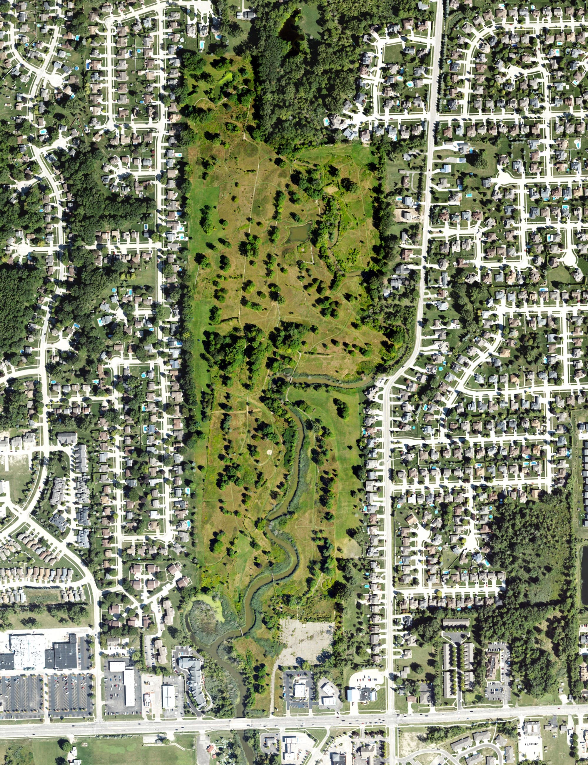 Aerial view of Salt River Golf Course, MI, with its hole routing marked