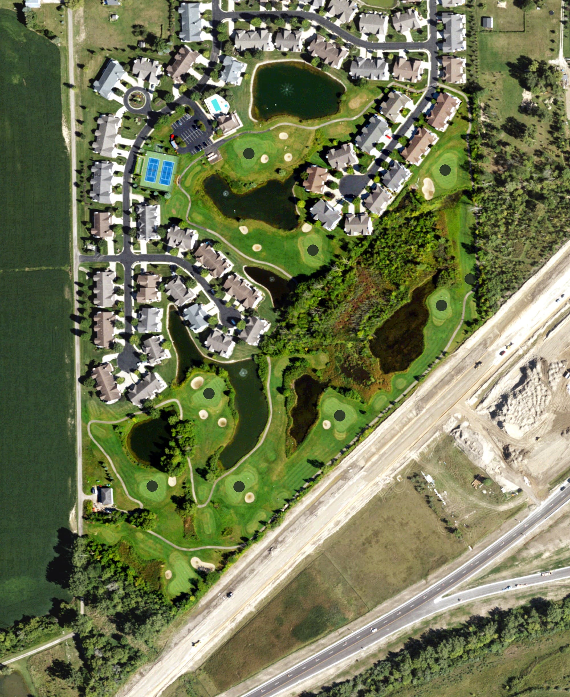 Aerial view of The Links At Rolling Meadows, MI, with its hole routing marked