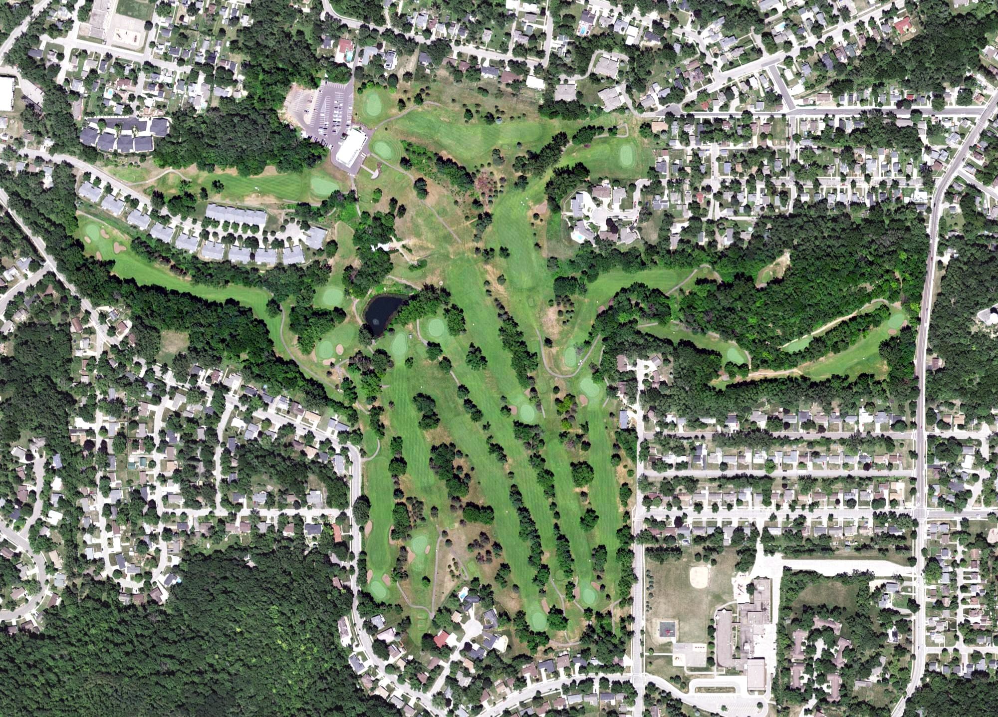 Aerial view of Red Wing Golf Club, MN, with its hole routing marked