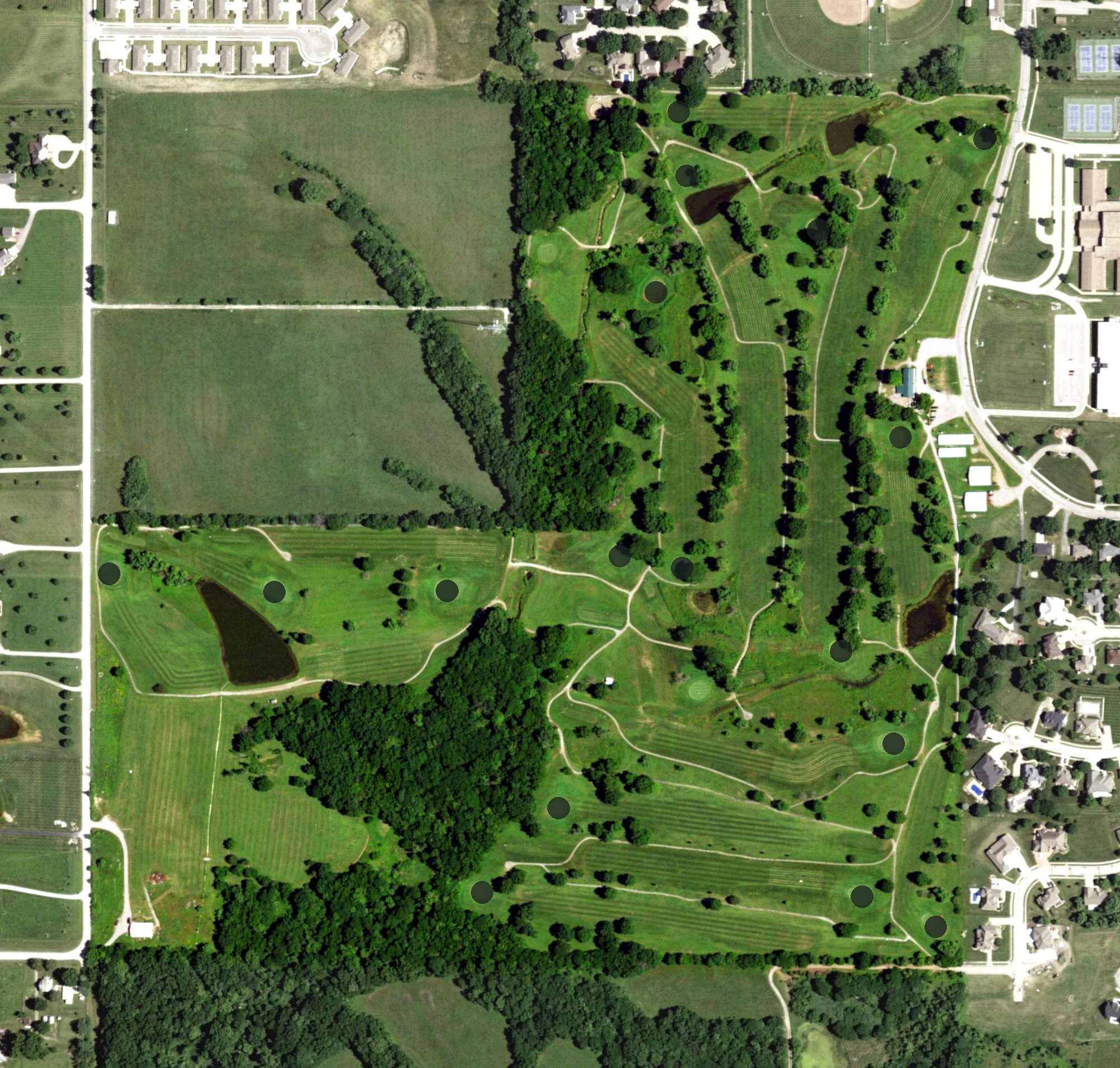 Aerial view of Cameron Veteran's Memorial Golf Club, MO, with its hole routing marked