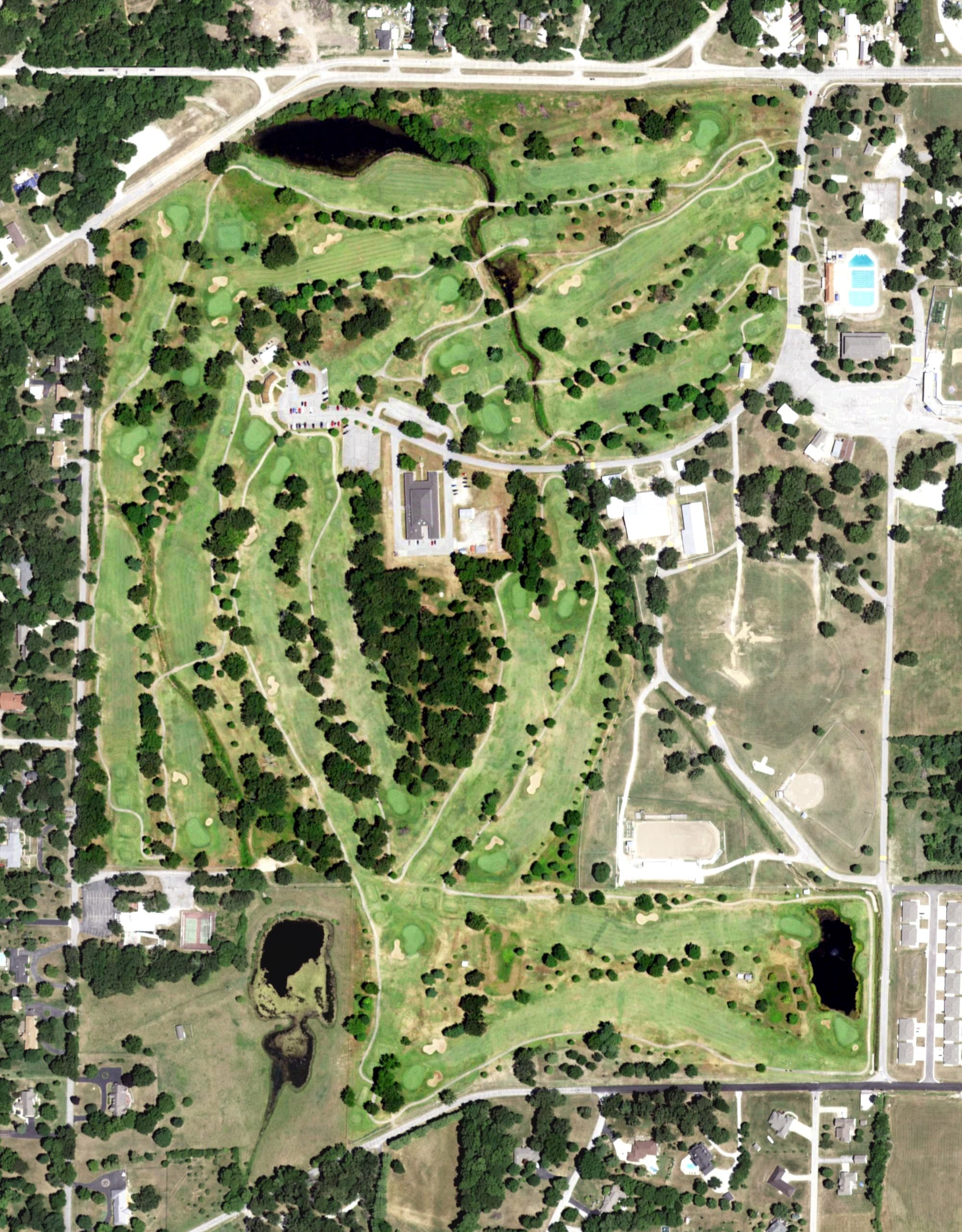 Aerial view of Carthage Golf Course, MO, with its hole routing marked