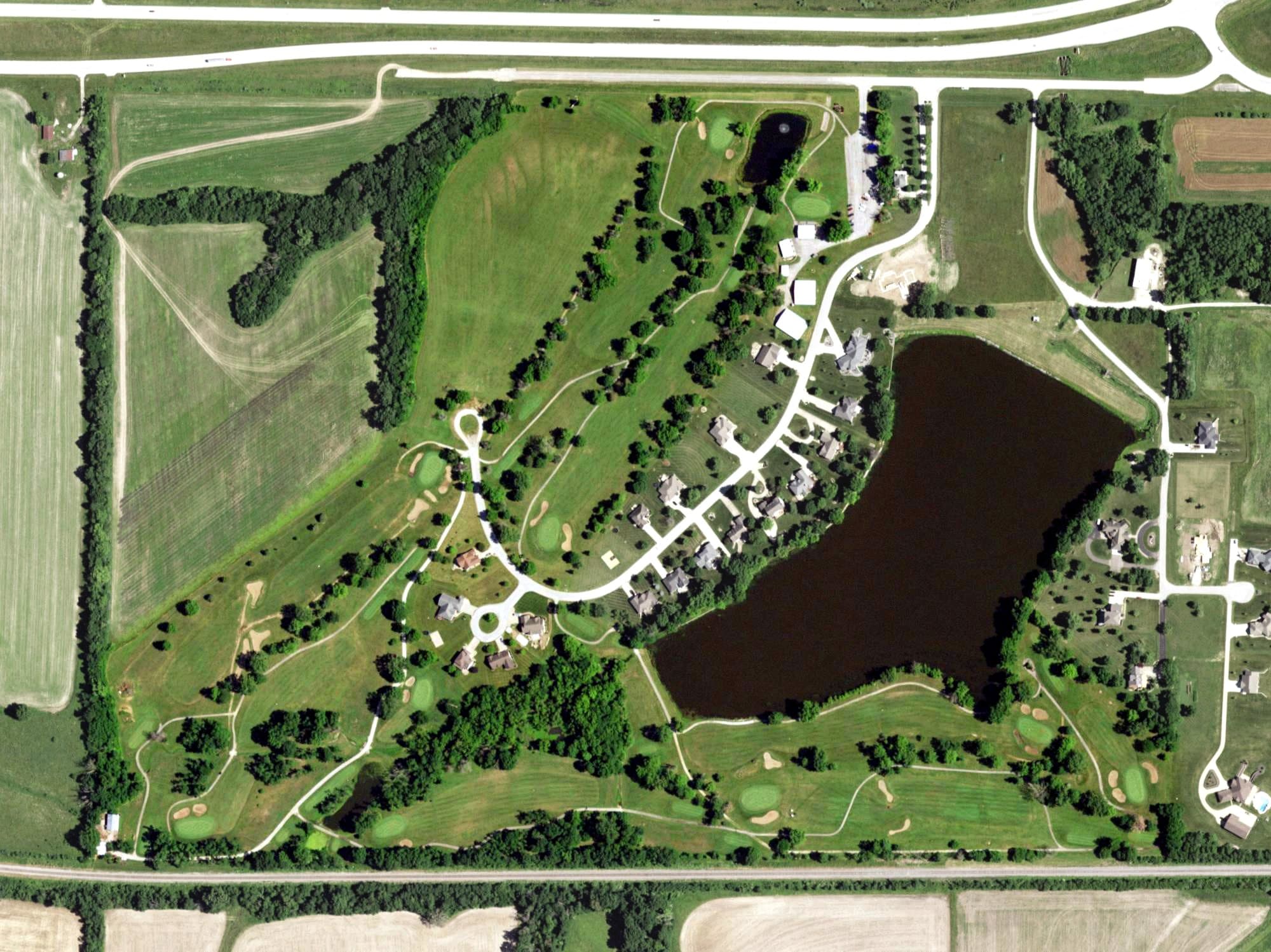 Aerial view of Mosswood Meadows, MO, with its hole routing marked