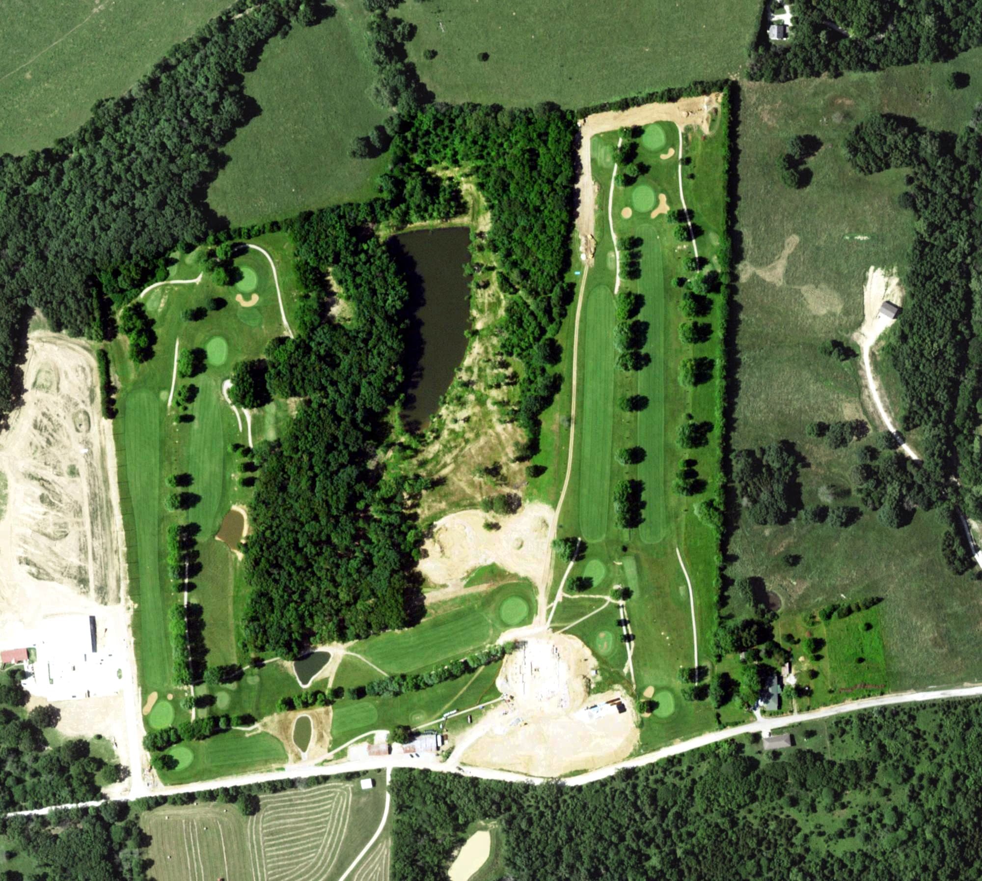 Aerial view of Osage Country Club, MO, with its hole routing marked