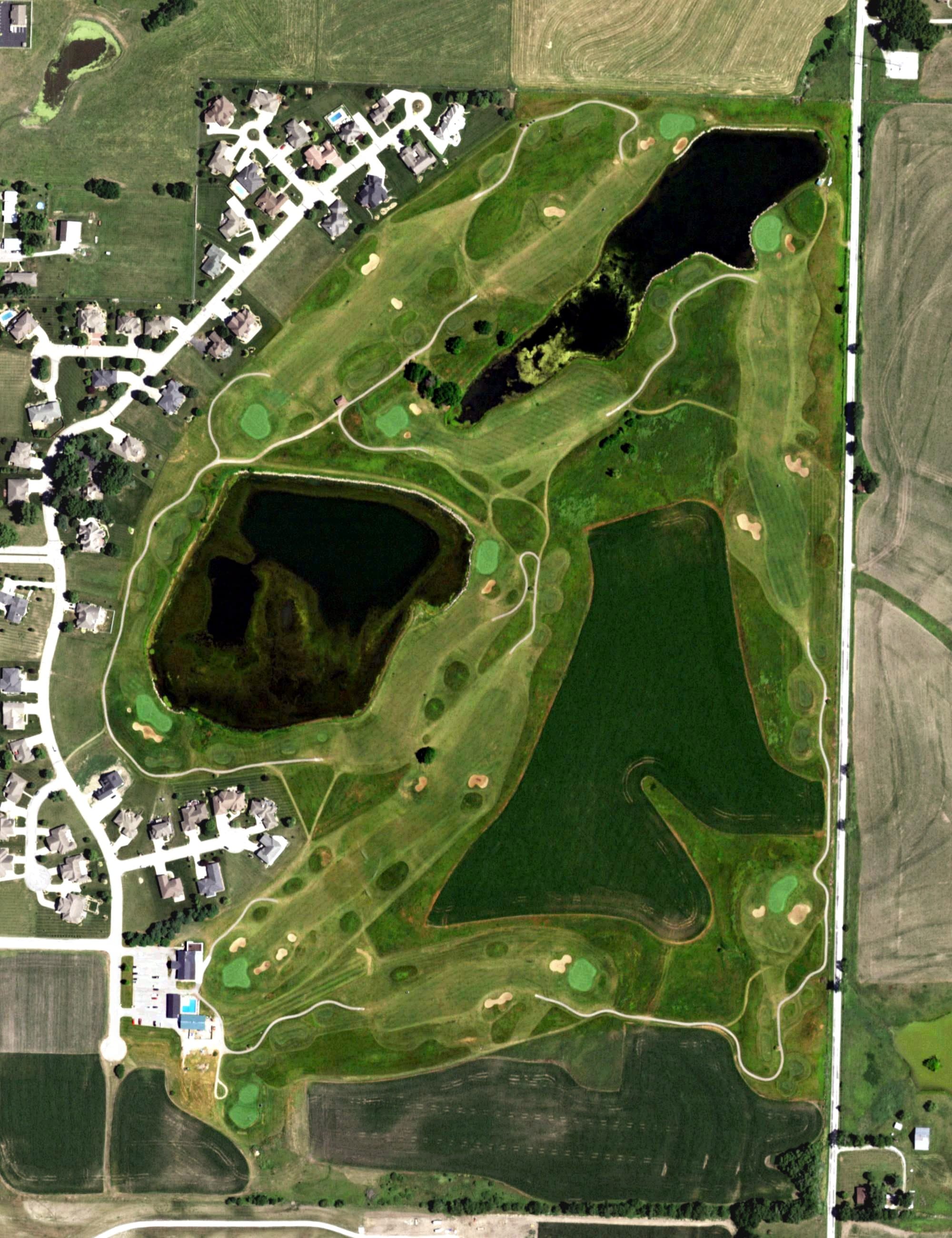 Aerial view of Stone Hedge Golf Club, MO, with its hole routing marked