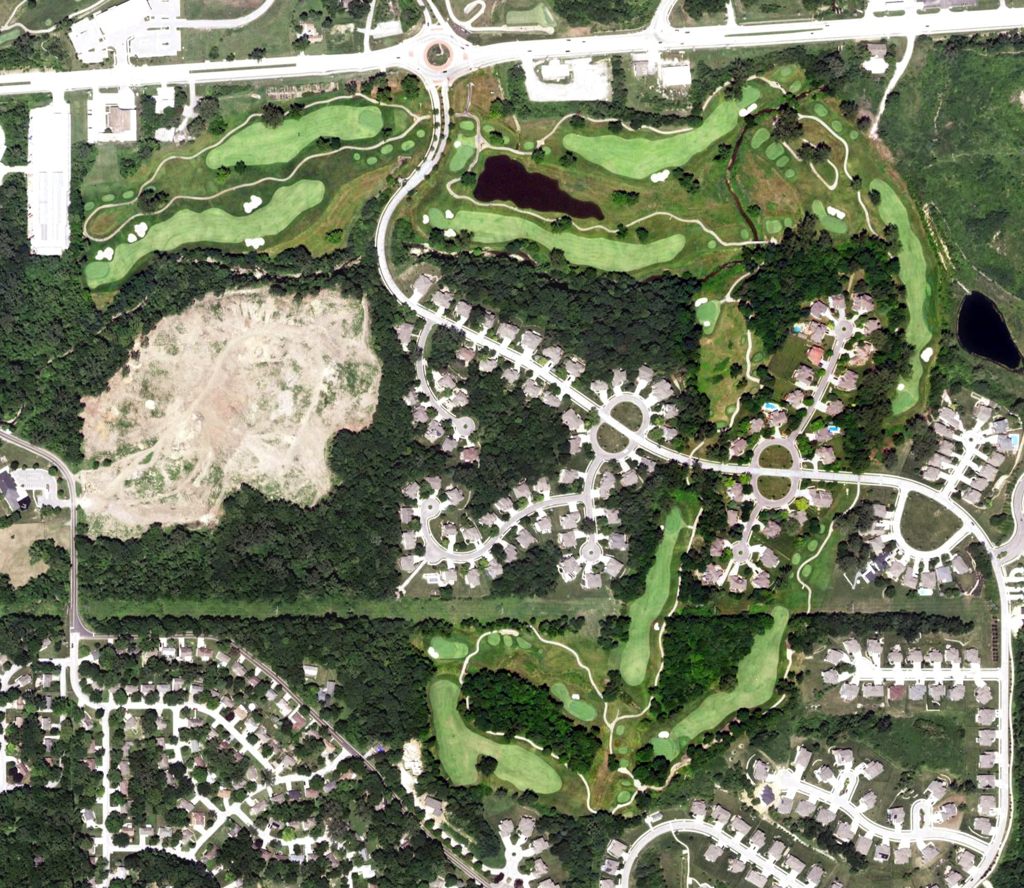 Aerial view of The Deuce at the National, MO, with its hole routing marked