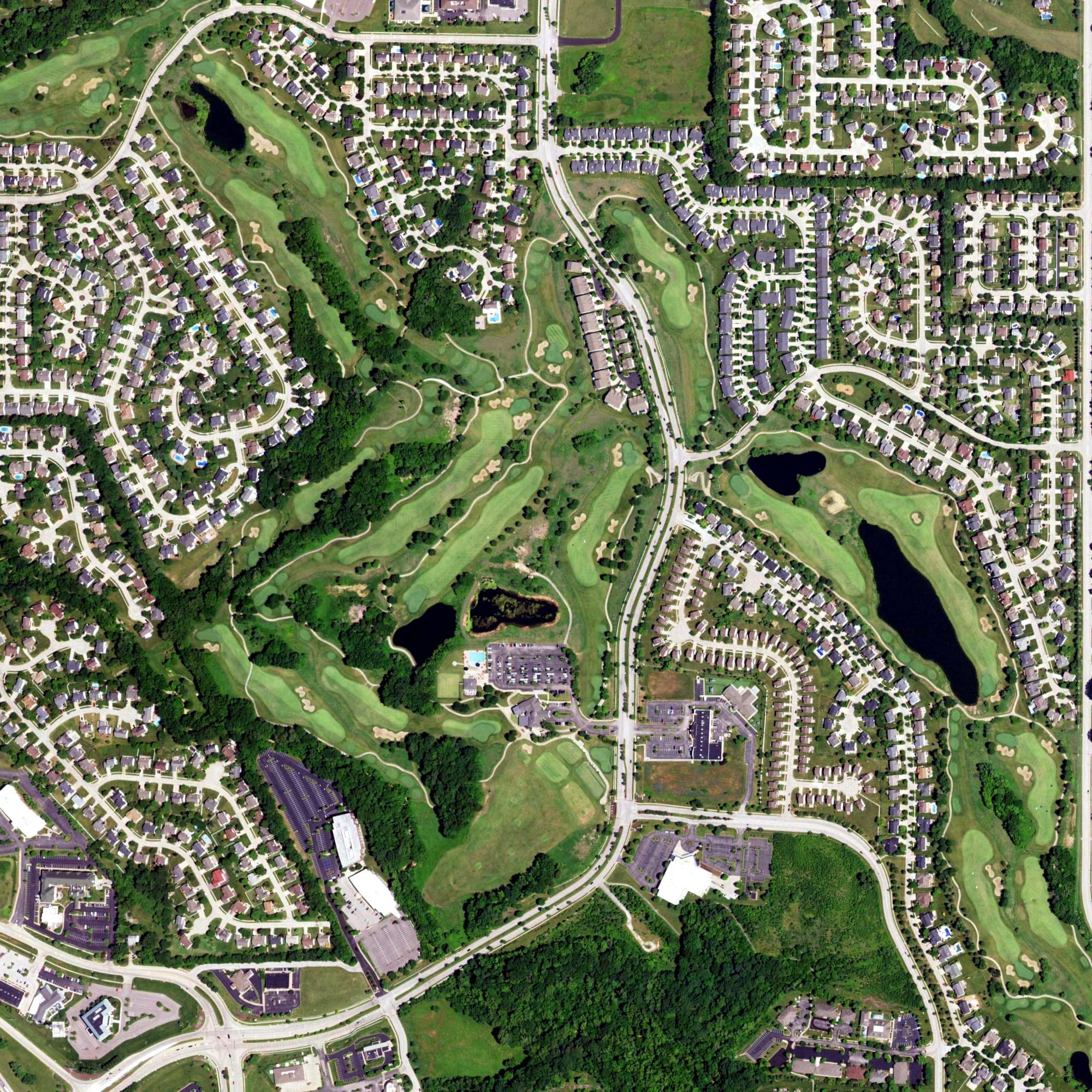 Aerial view of WingHaven Country Club, MO, with its hole routing marked