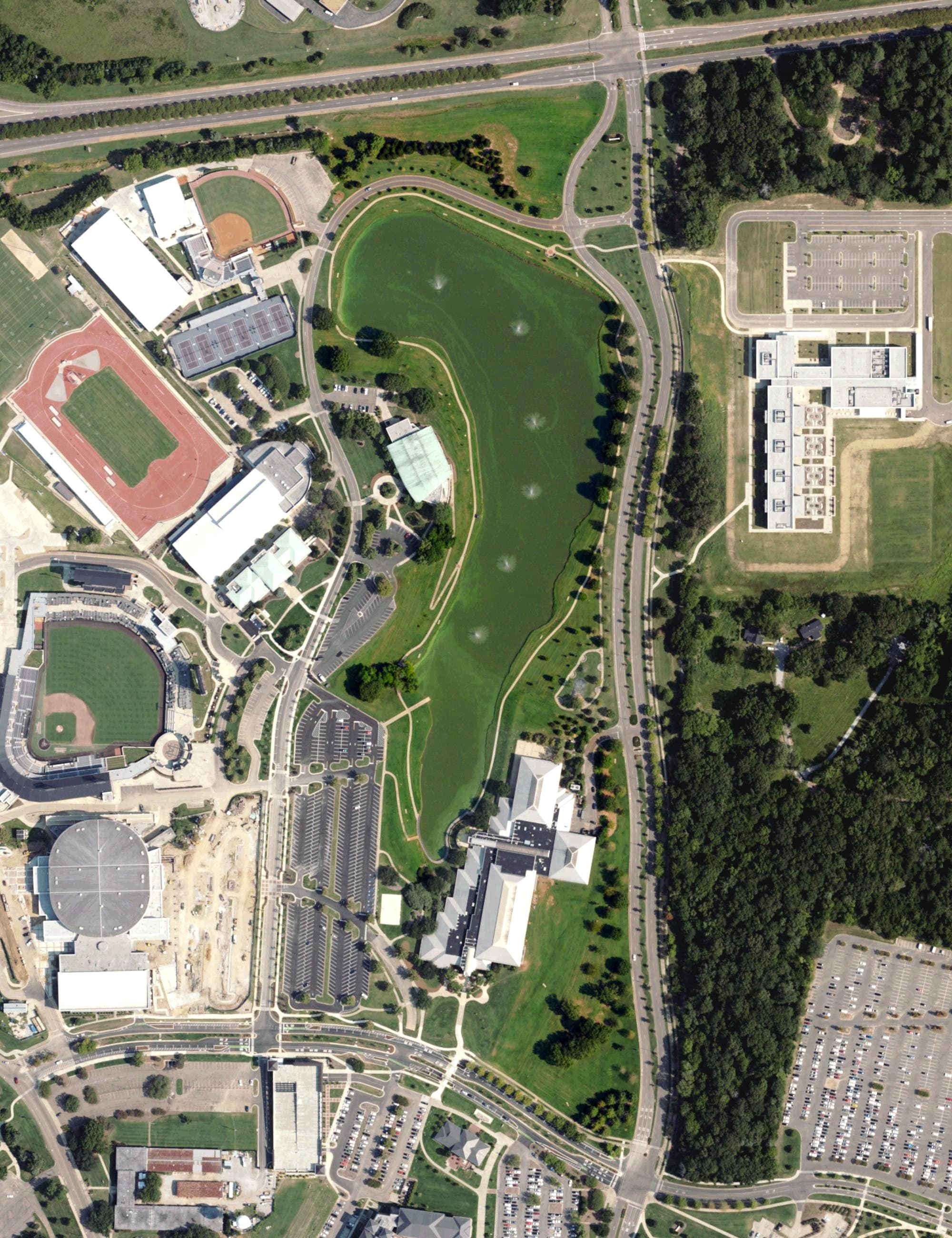 Aerial view of Chadwick Lake Disc Golf Course, MS, with its hole routing marked