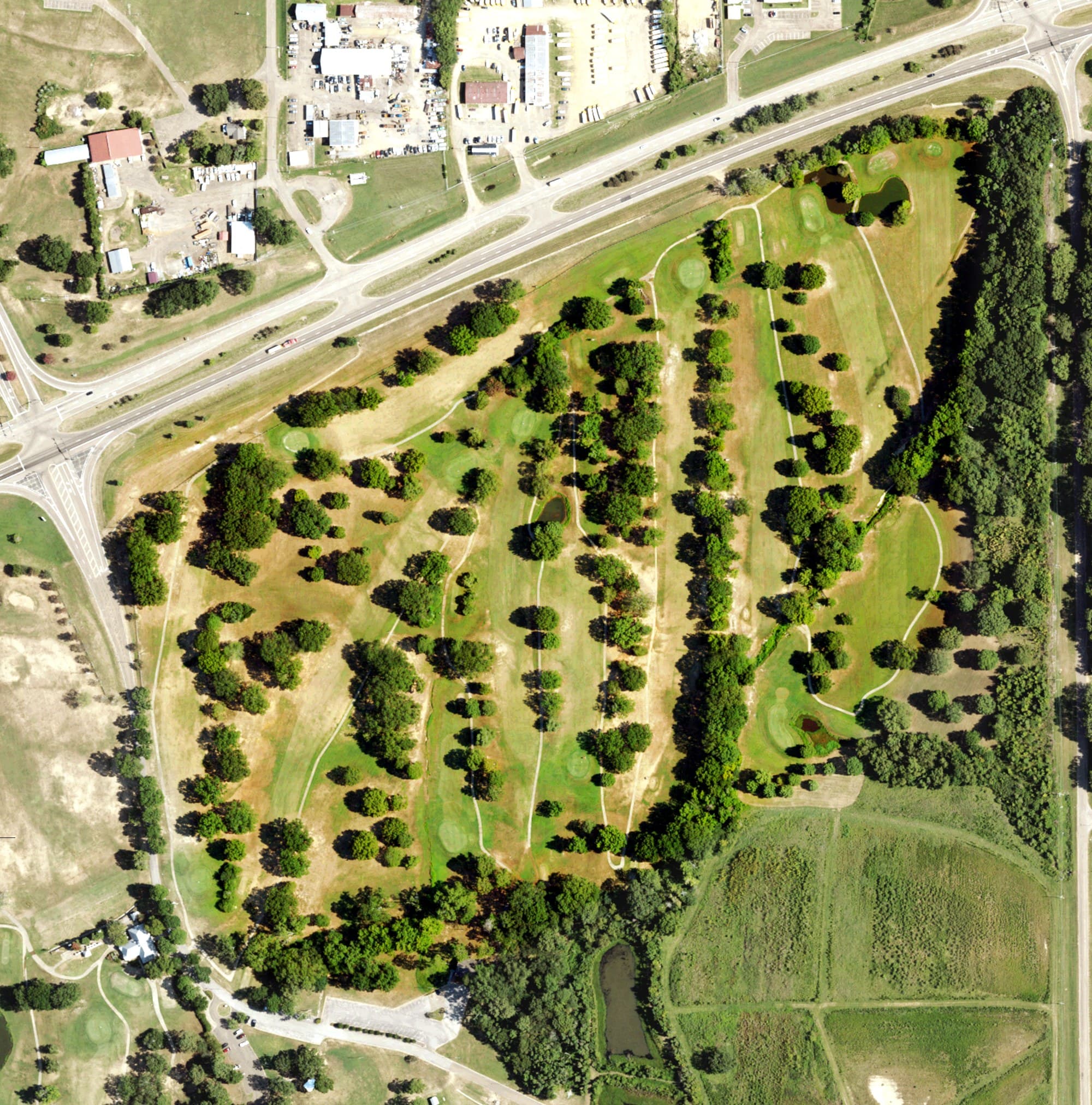 Aerial view of Eagle Ridge Golf Course, MS, with its hole routing marked