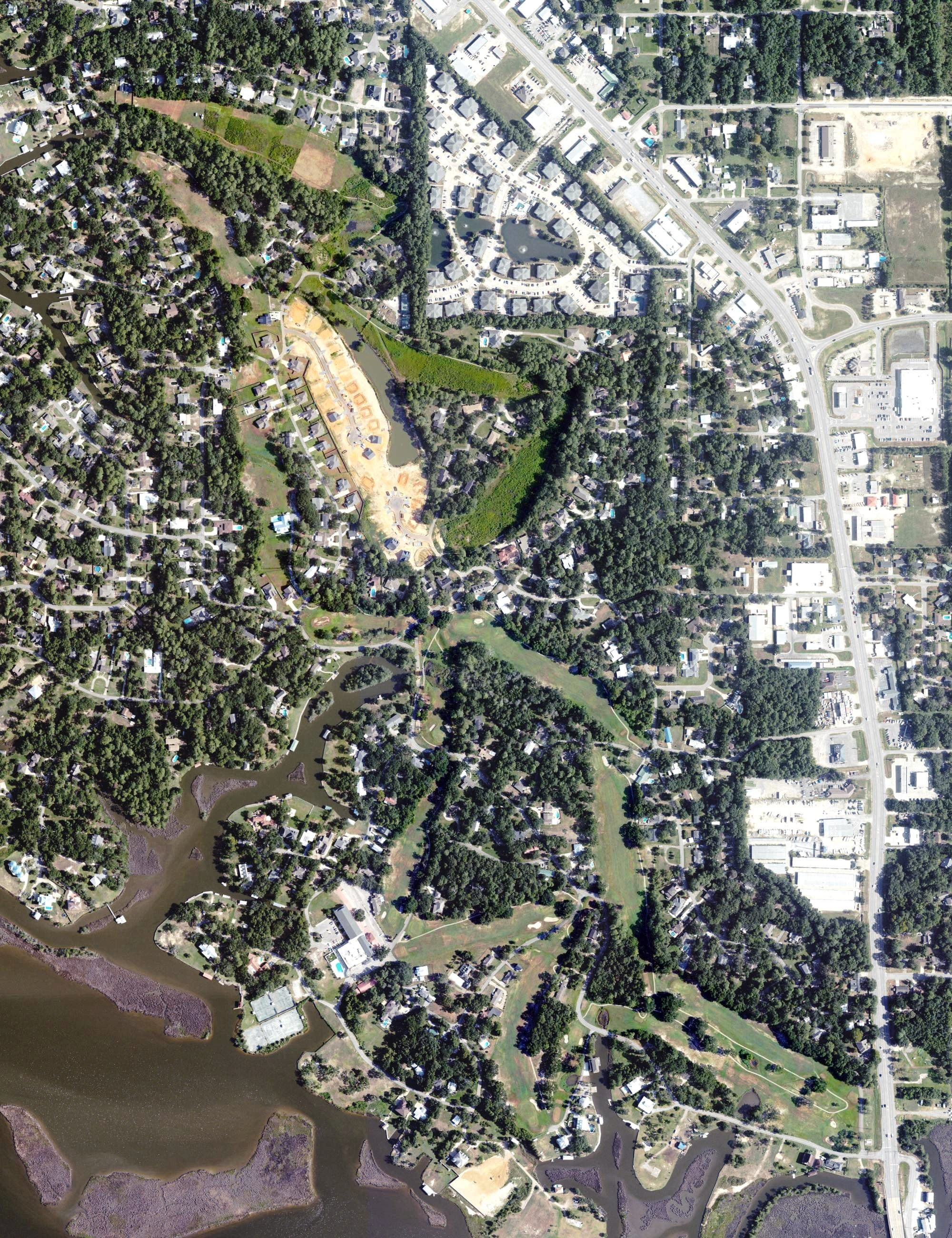 Aerial view of Gulf Hills, MS, with its hole routing marked