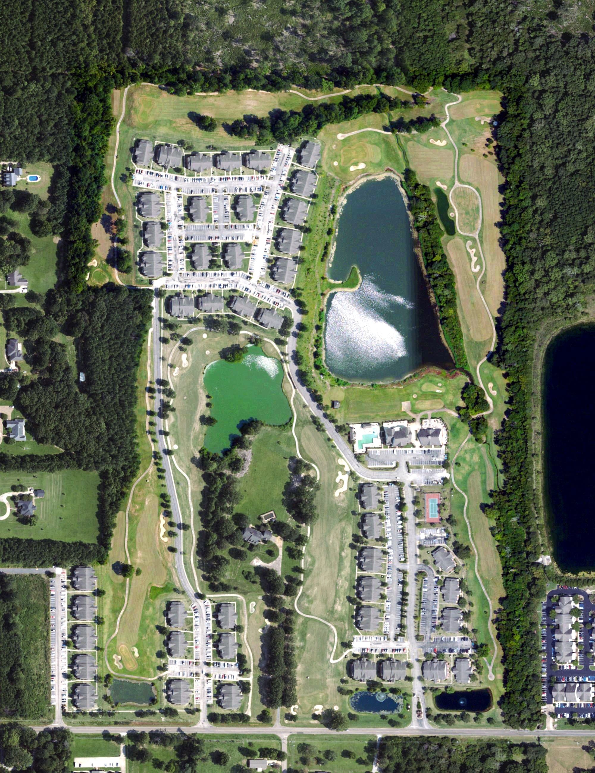 Aerial view of Link's Golf Course, MS, with its hole routing marked