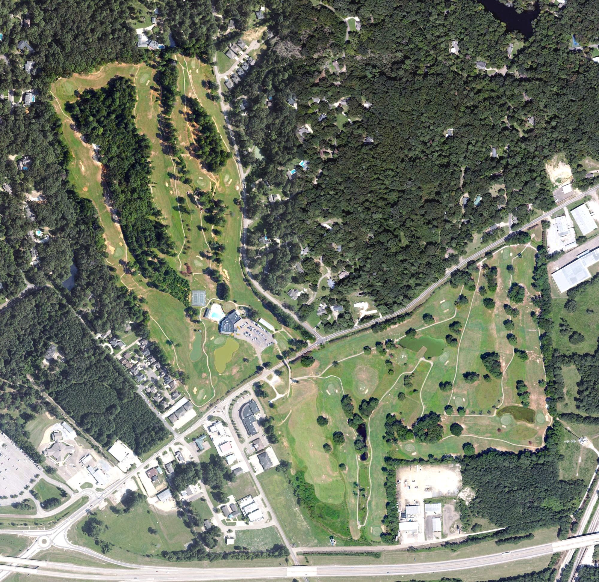 Aerial view of Lion Hills, MS, with its hole routing marked