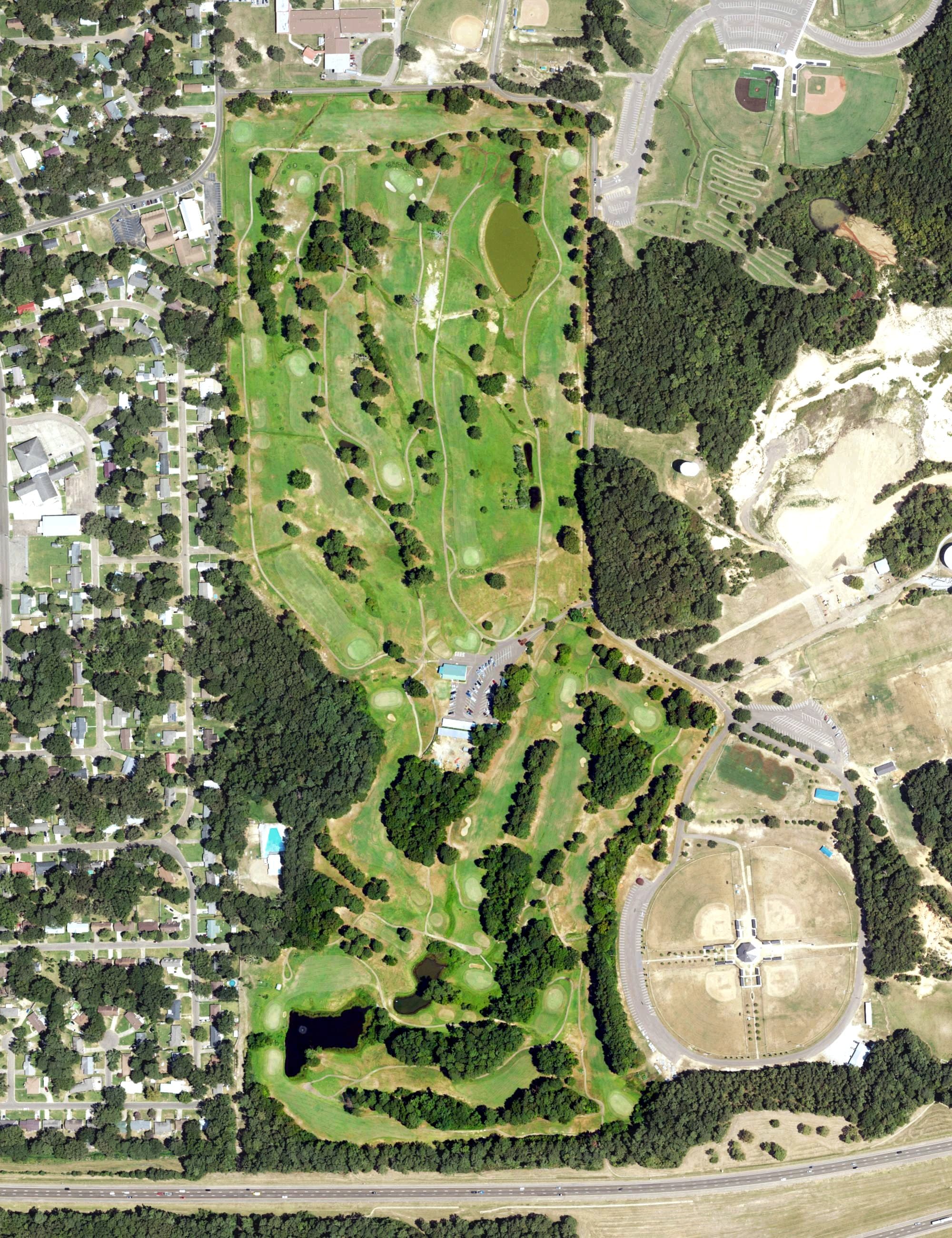 Aerial view of Pearl Municipal Golf Course, MS, with its hole routing marked