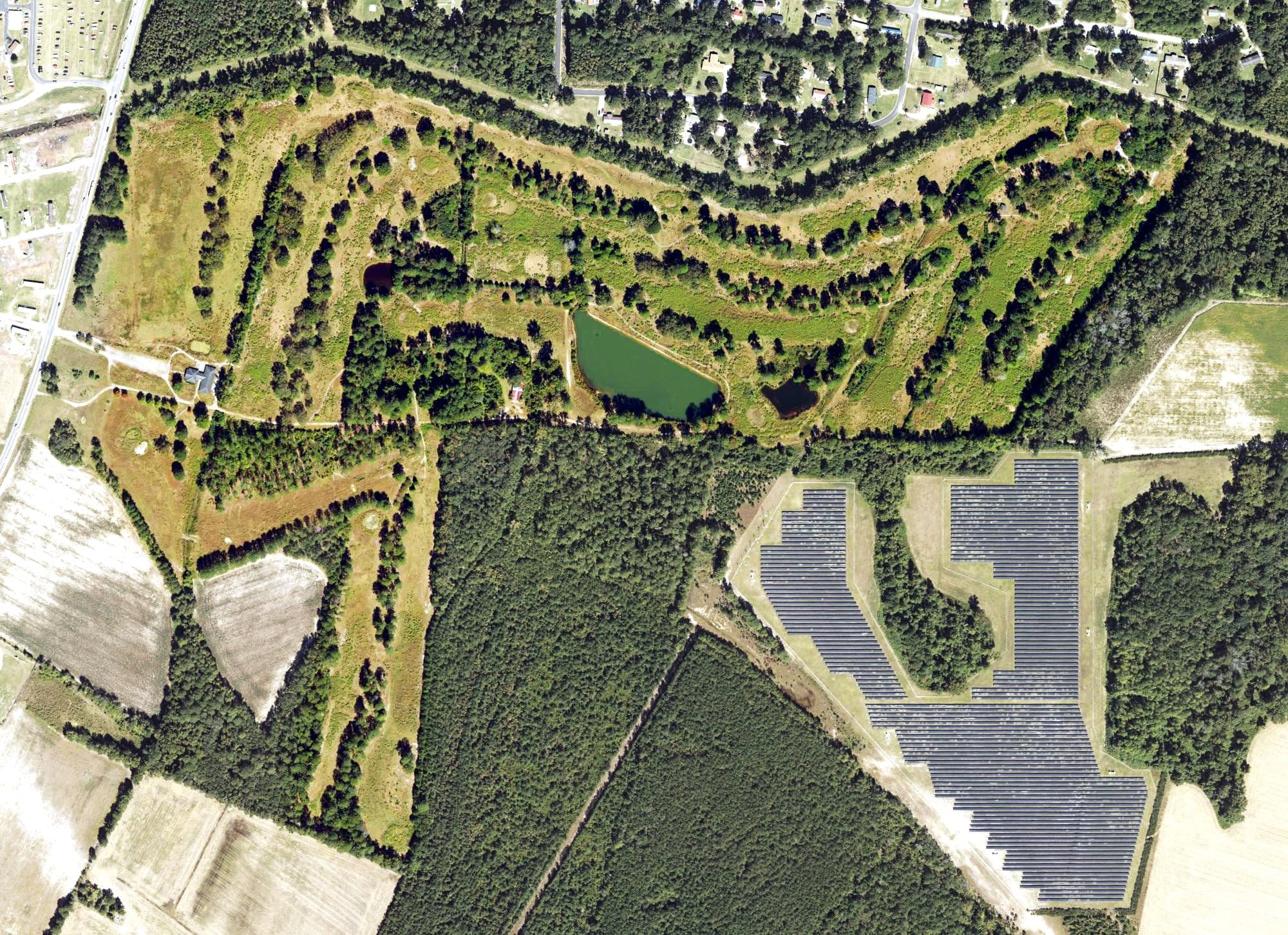 Aerial view of Carolina Plantation Golf Club, NC, with its hole routing marked
