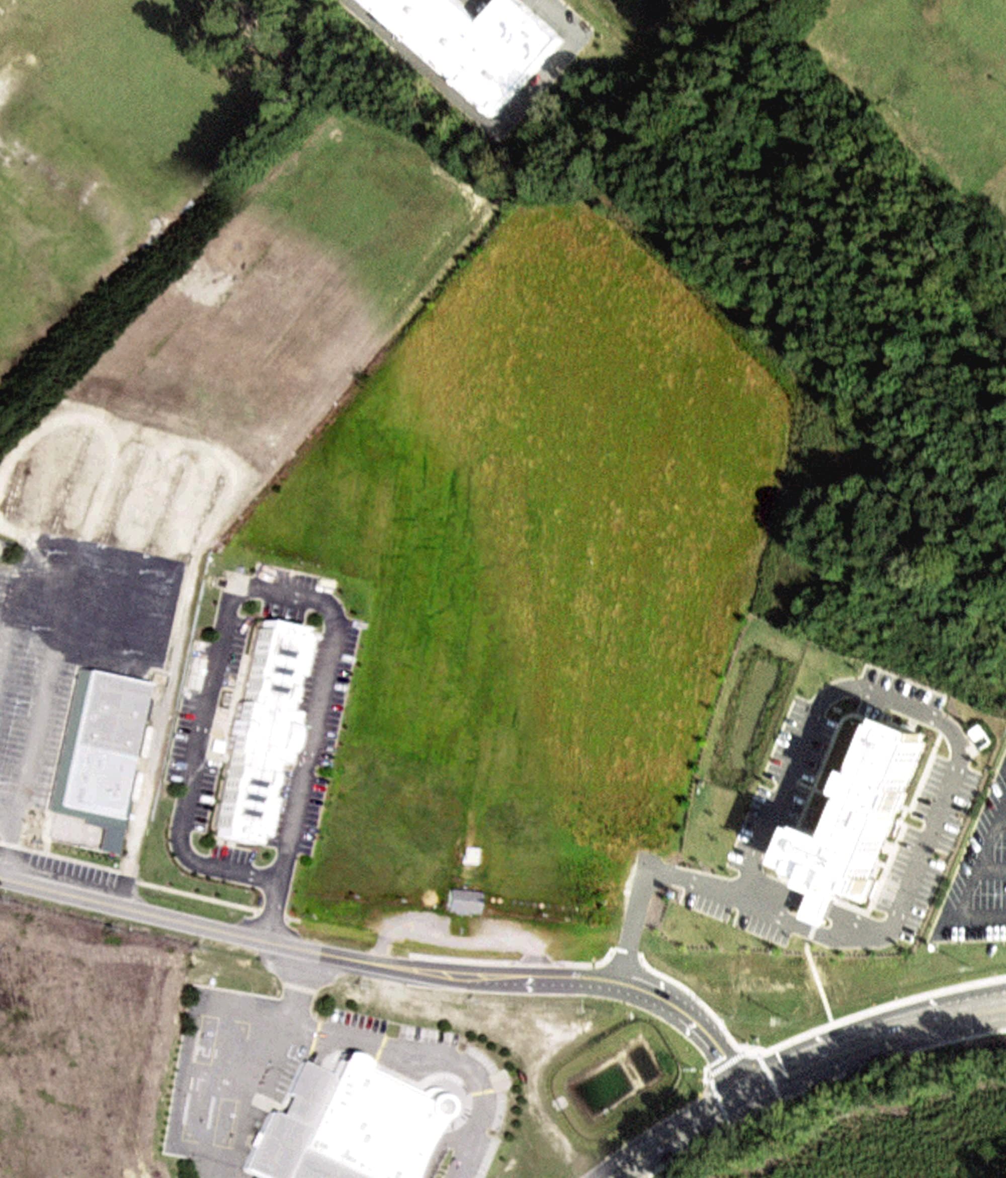 Aerial view of Golf Practice Range, NC, with its hole routing marked